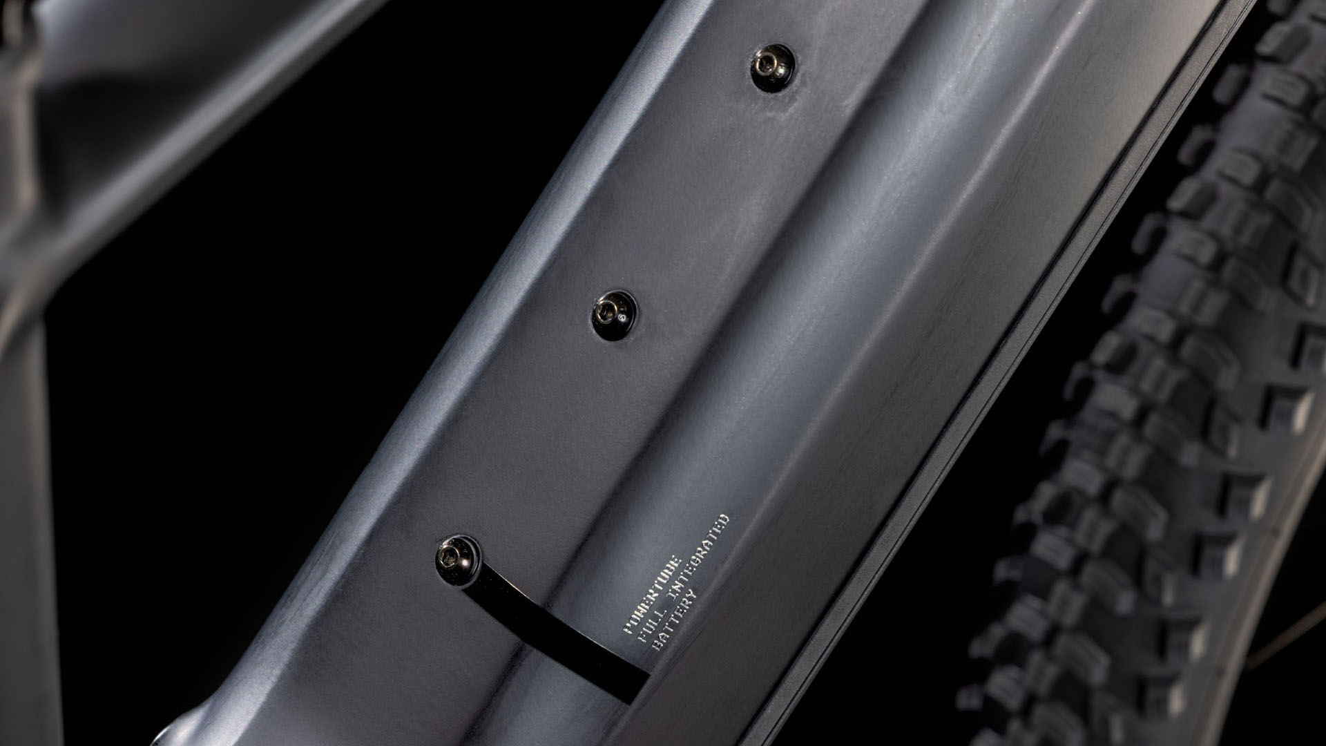 Cube Reaction Hybrid Race 800 black´n´metal Batteriebetriebenes Fahrzeug (UN 3171) unterliegt nicht den Vorschriften des ADR