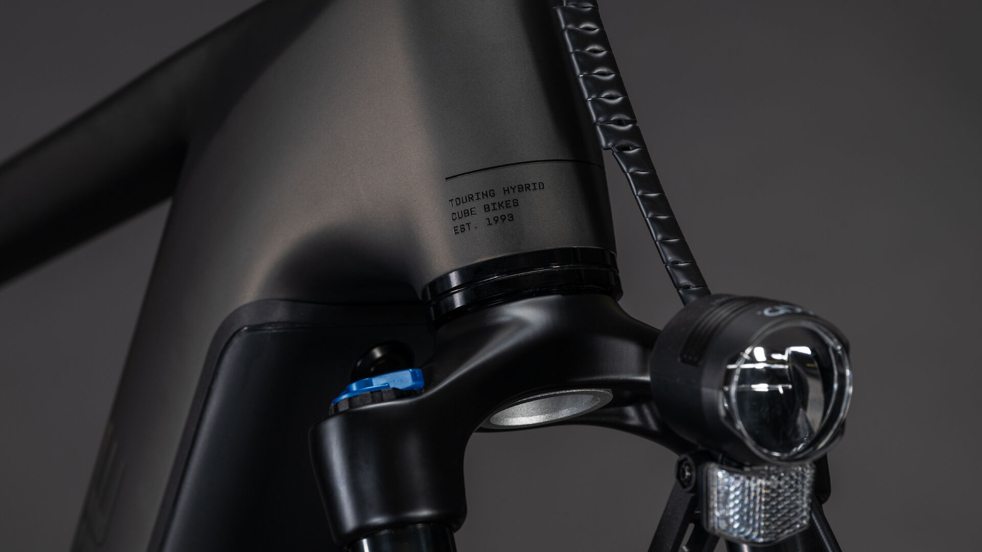 Cube Touring Hybrid Comfort SLX 800 charcoal´n´chrome UN3556 Fahrzeug mit Antrieb durch Lithium-Ionen- Batterien. Transport nach SV 388 und 666 ADR.