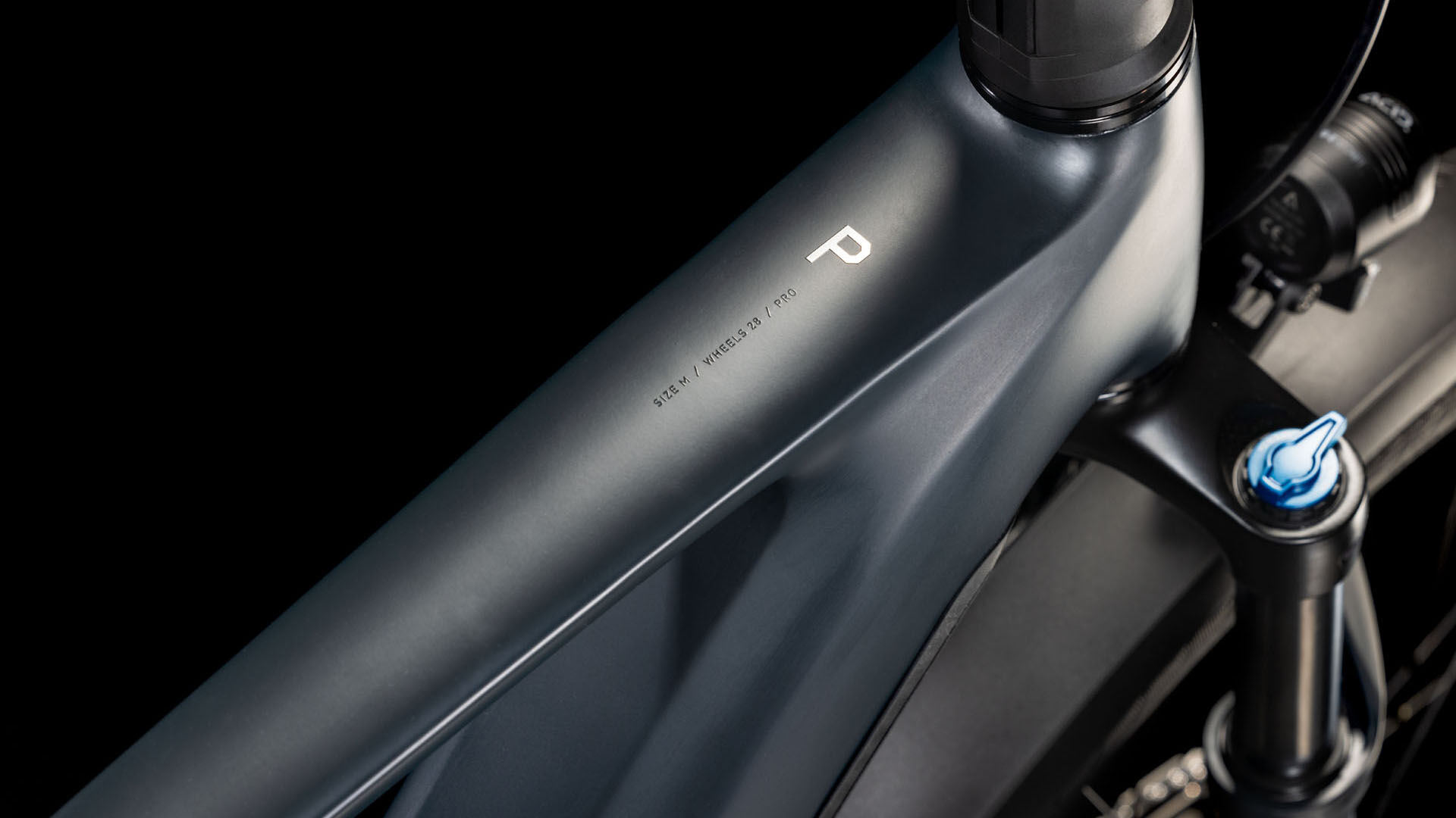 Cube Kathmandu Hybrid Comfort Pro 800 night´n´chrome Batteriebetriebenes Fahrzeug (UN 3171) unterliegt nicht den Vorschriften des ADR