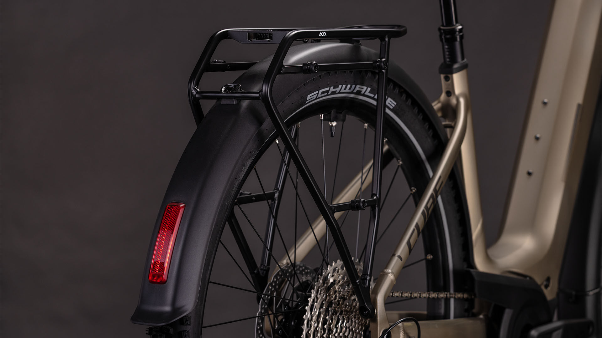 Cube Nuride Hybrid Pro 800 flashstone´n´chrome UN3556 Fahrzeug mit Antrieb durch Lithium-Ionen- Batterien. Transport nach SV 388 und 666 ADR.