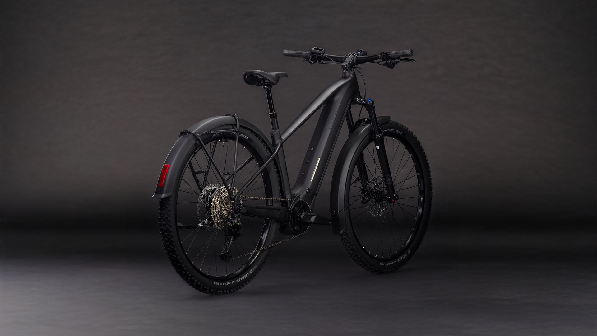 Cube Reaction Hybrid Pro 800 FE blackline UN3556 Fahrzeug mit Antrieb durch Lithium-Ionen- Batterien. Transport nach SV 388 und 666 ADR.