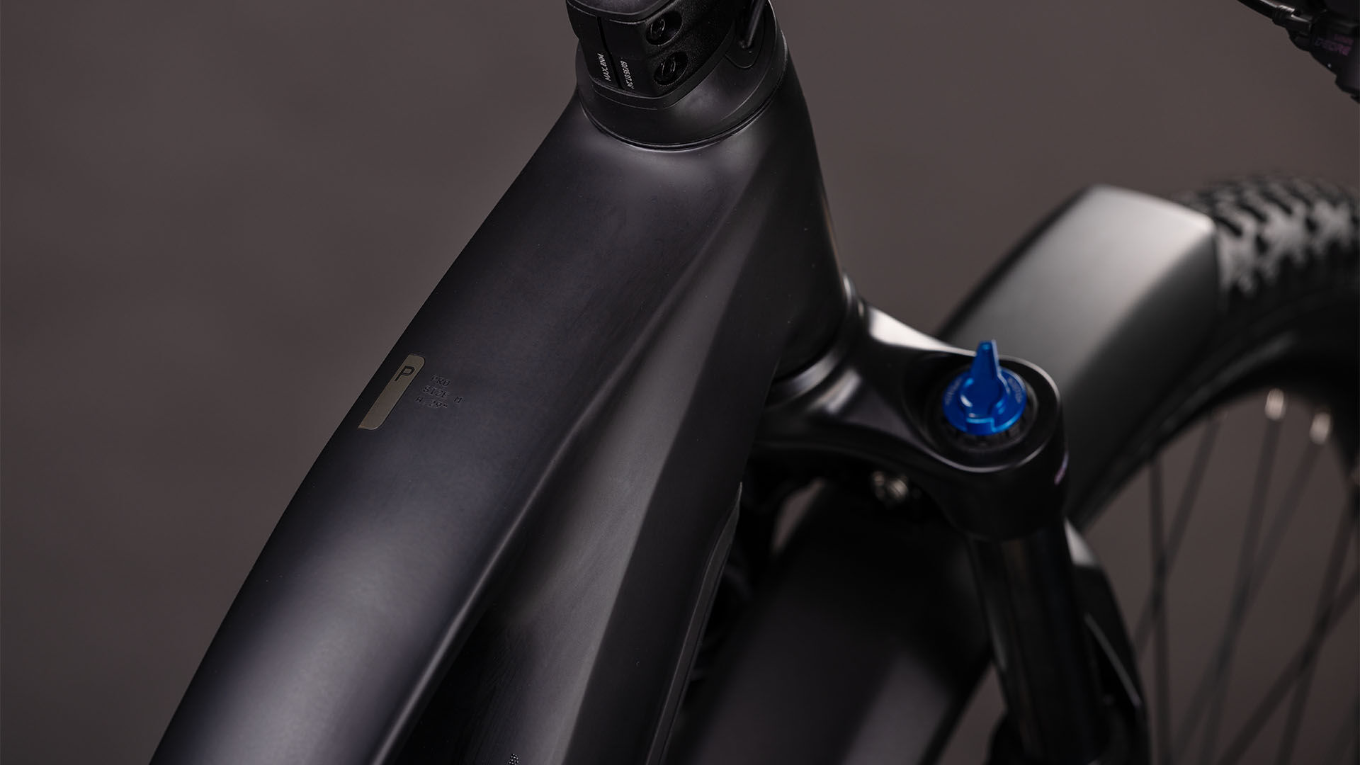 Cube Reaction Hybrid Pro 800 FE blackline UN3556 Fahrzeug mit Antrieb durch Lithium-Ionen- Batterien. Transport nach SV 388 und 666 ADR.