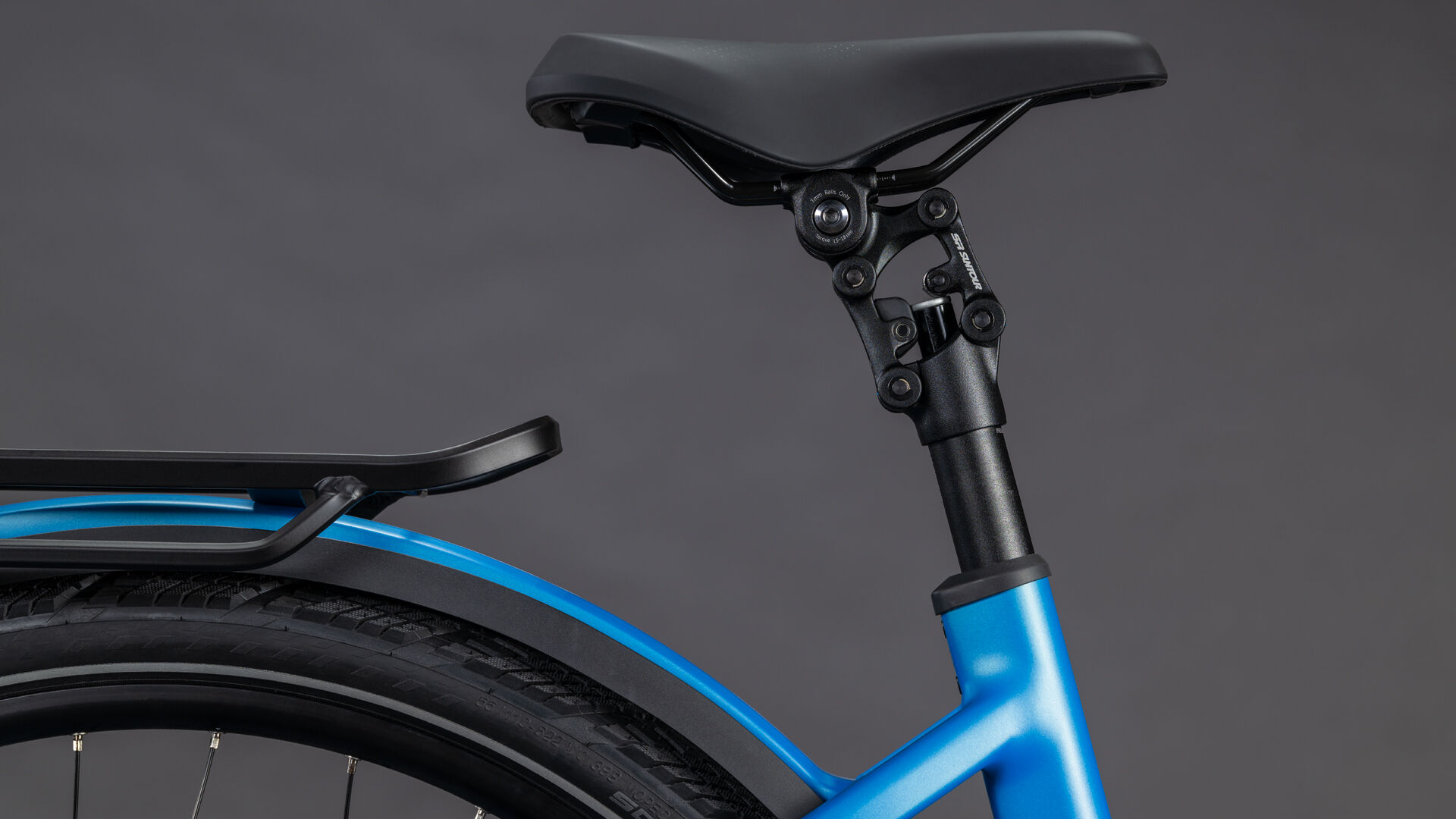 Cube Kathmandu Hybrid Comfort Pro 800 azure´n´black UN3556 Fahrzeug mit Antrieb durch Lithium-Ionen- Batterien. Transport nach SV 388 und 666 ADR.