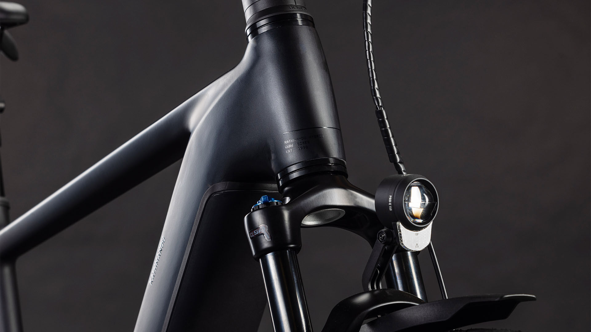 Cube Kathmandu Hybrid Pro 800 coal´n´black UN3556 Fahrzeug mit Antrieb durch Lithium-Ionen- Batterien. Transport nach SV 388 und 666 ADR.