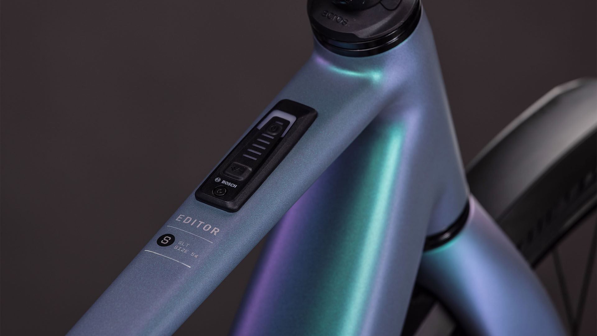 Cube Editor Hybrid SLT 400X FE smaragdgrey´n´prism UN3556 Fahrzeug mit Antrieb durch Lithium-Ionen- Batterien. Transport nach SV 388 und 666 ADR.