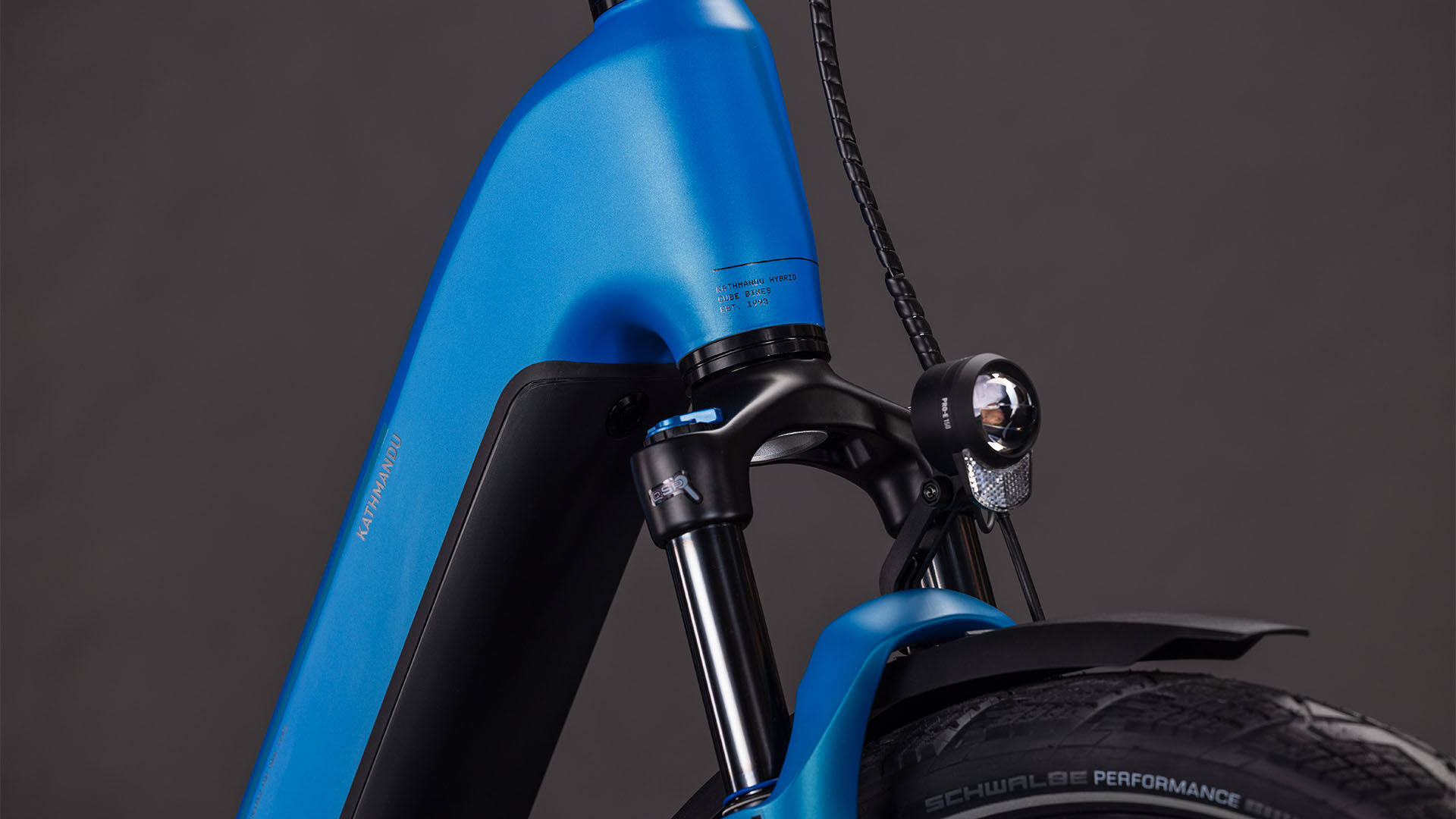 Cube Kathmandu Hybrid Comfort Pro 800 azure´n´black UN3556 Fahrzeug mit Antrieb durch Lithium-Ionen- Batterien. Transport nach SV 388 und 666 ADR.