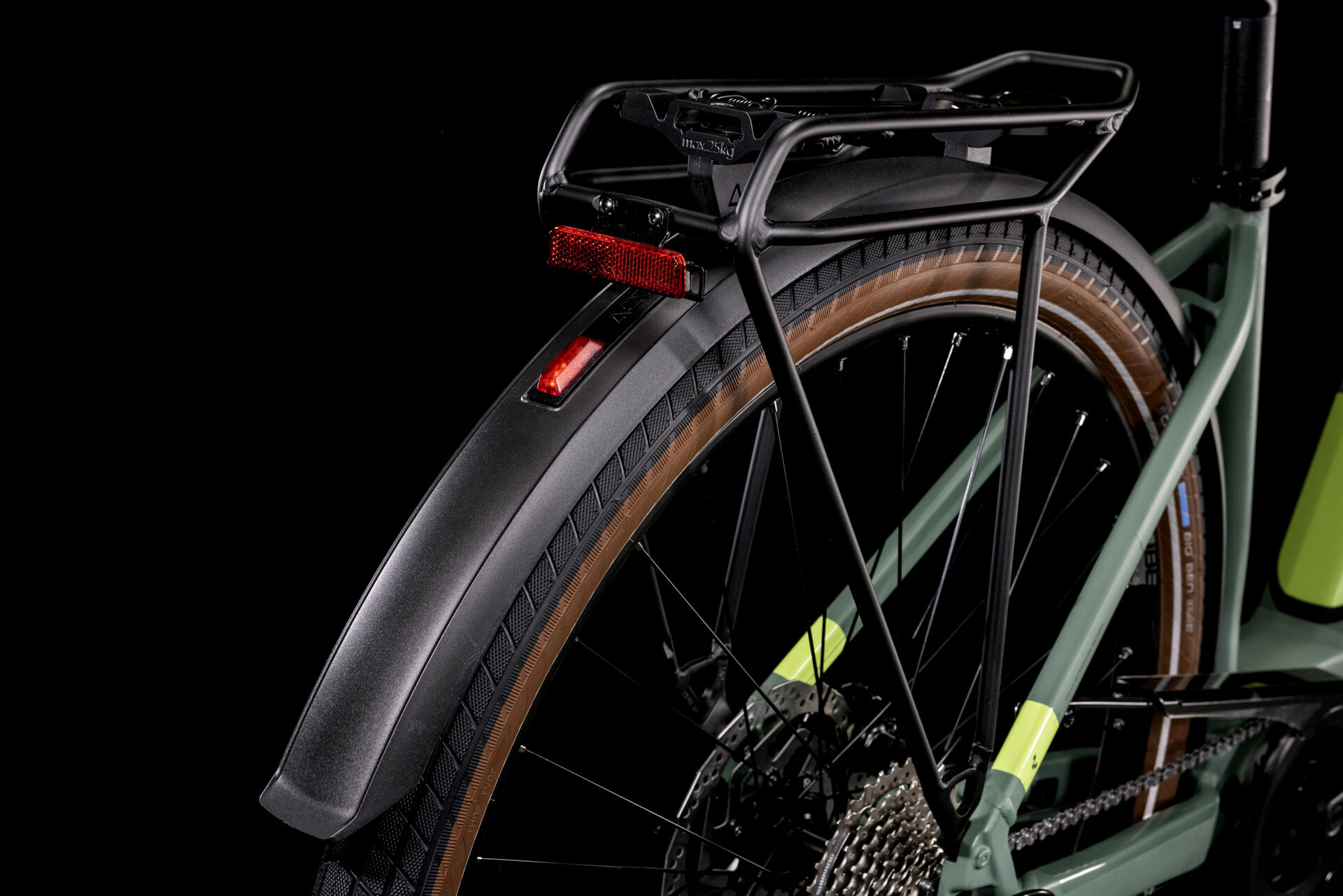Cube Touring Hybrid ONE 625 green´n´sharpgreen
