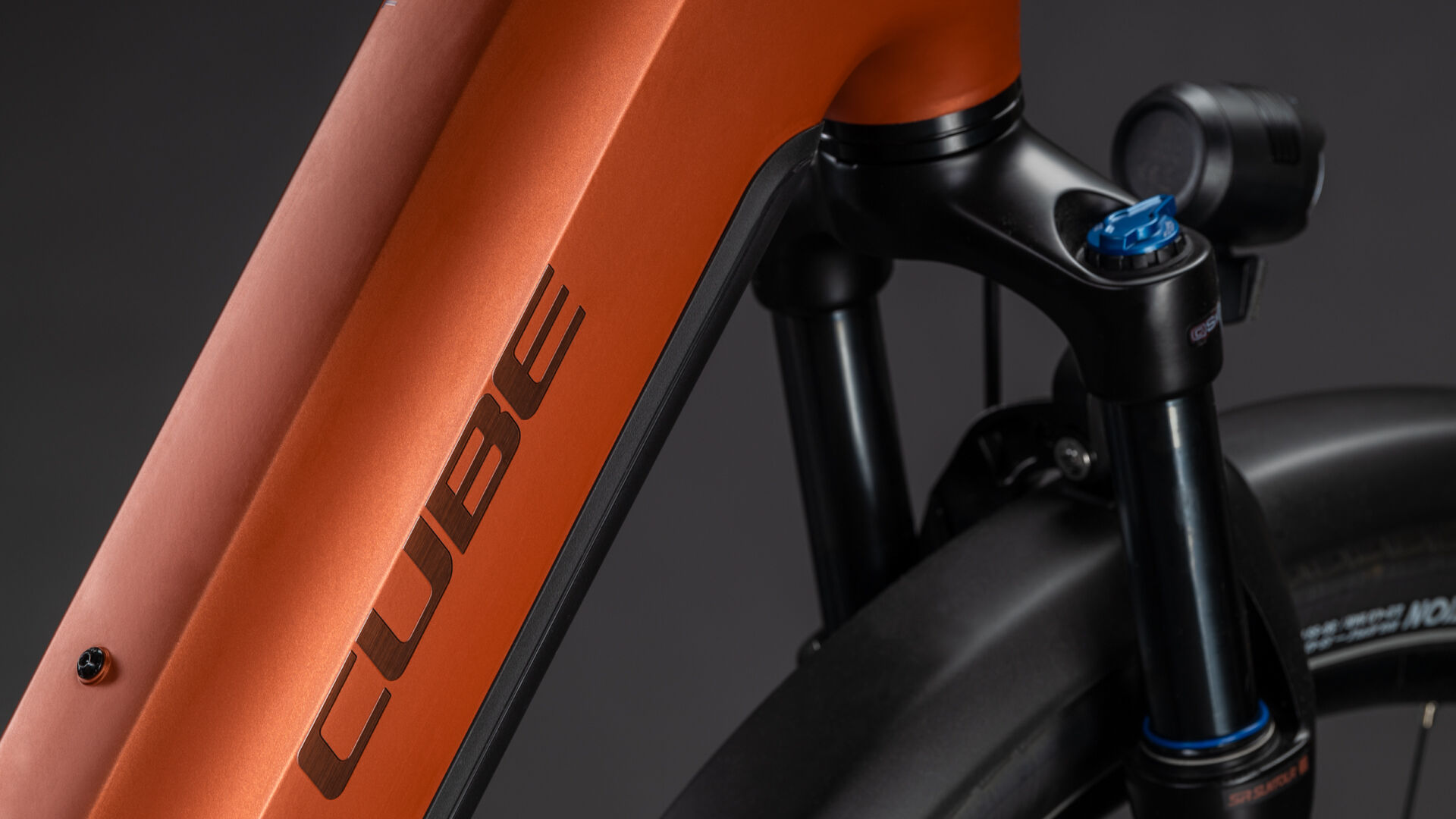 Cube Touring Hybrid Comfort SLX 800 chilli´n´chrome UN3556 Fahrzeug mit Antrieb durch Lithium-Ionen- Batterien. Transport nach SV 388 und 666 ADR.