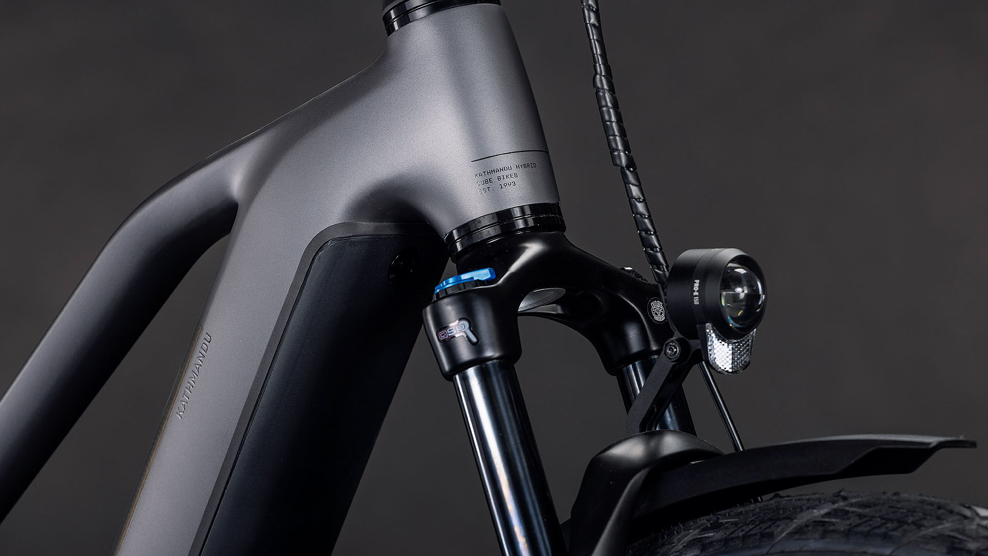 Cube Kathmandu Hybrid Comfort Pro 800 slabgrey´n´black UN3556 Fahrzeug mit Antrieb durch Lithium-Ionen- Batterien. Transport nach SV 388 und 666 ADR.