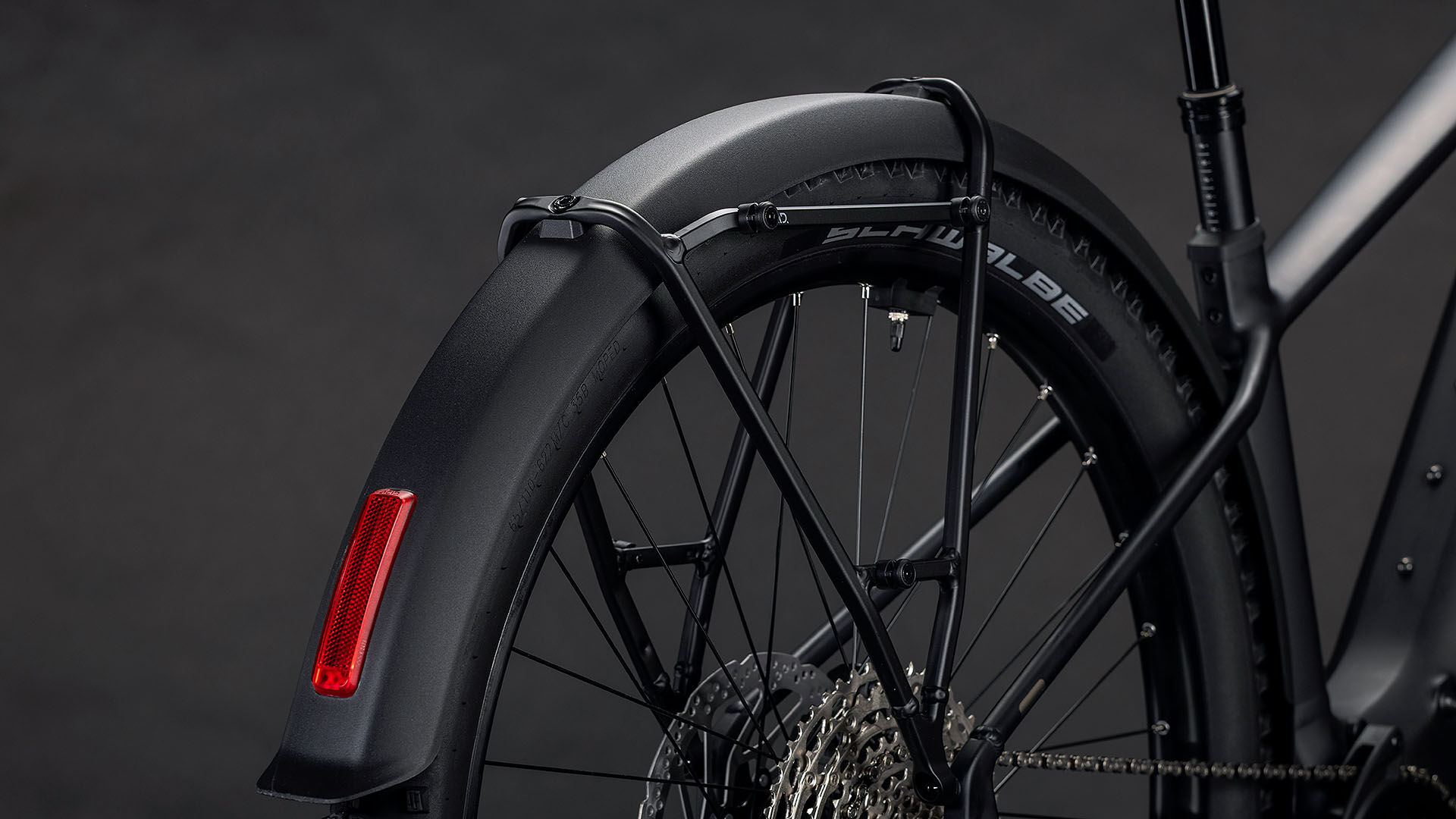 Cube Reaction Hybrid Pro 800 FE blackline UN3556 Fahrzeug mit Antrieb durch Lithium-Ionen- Batterien. Transport nach SV 388 und 666 ADR.