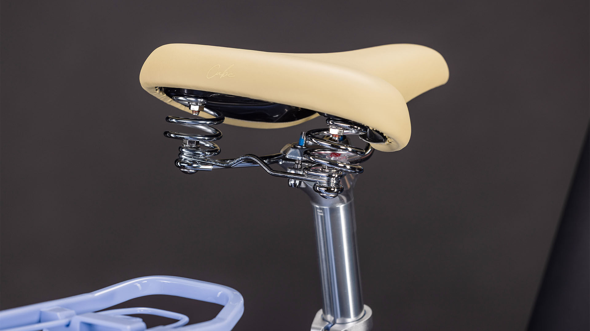 Cube Aruba Hybrid 600 blueblossom´n´creme UN3556 Fahrzeug mit Antrieb durch Lithium-Ionen- Batterien. Transport nach SV 388 und 666 ADR.