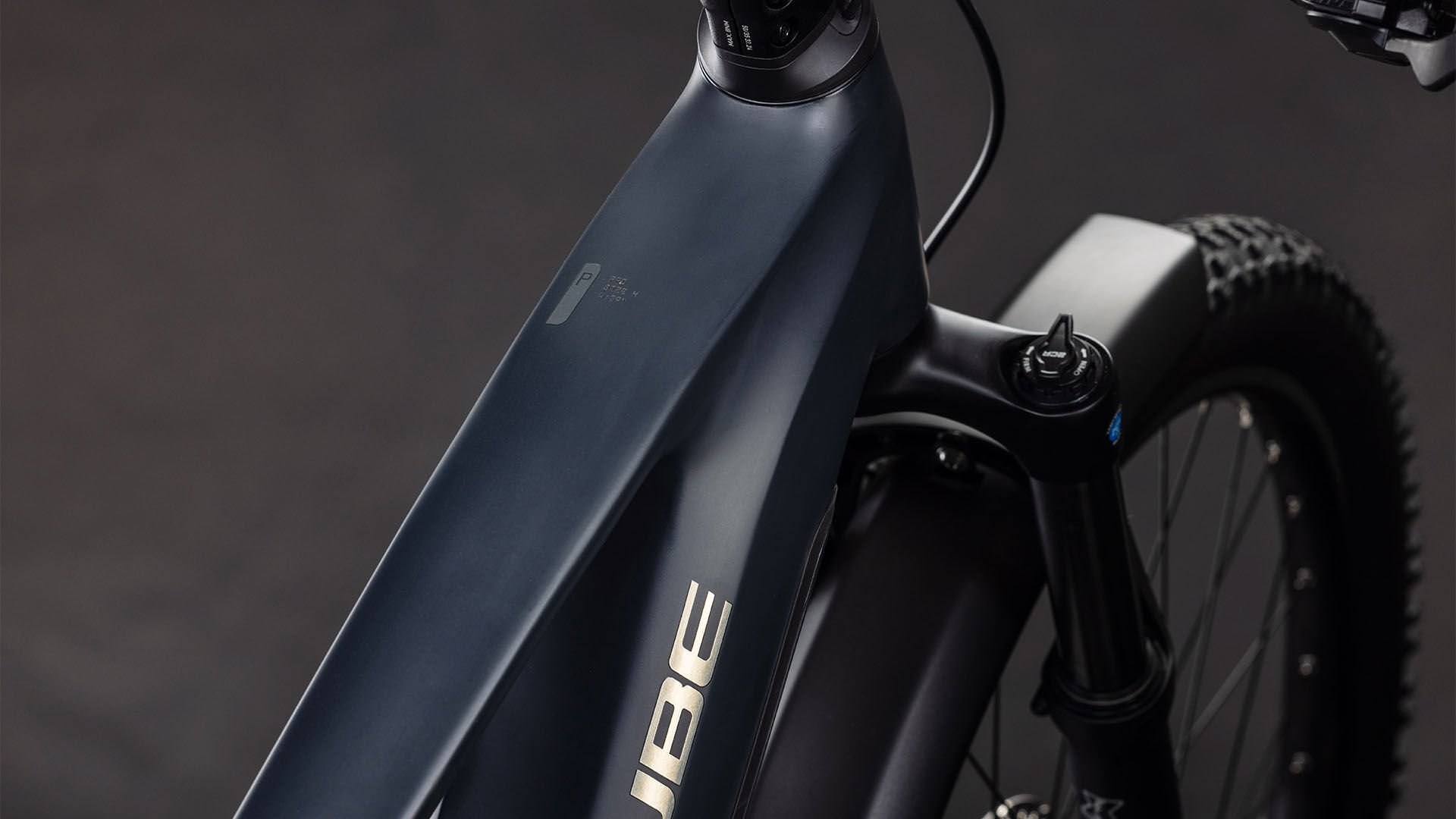 Cube Stereo Hybrid ONE22 Pro 800 FE night´n´chrome UN3556 Fahrzeug mit Antrieb durch Lithium-Ionen- Batterien. Transport nach SV 388 und 666 ADR.