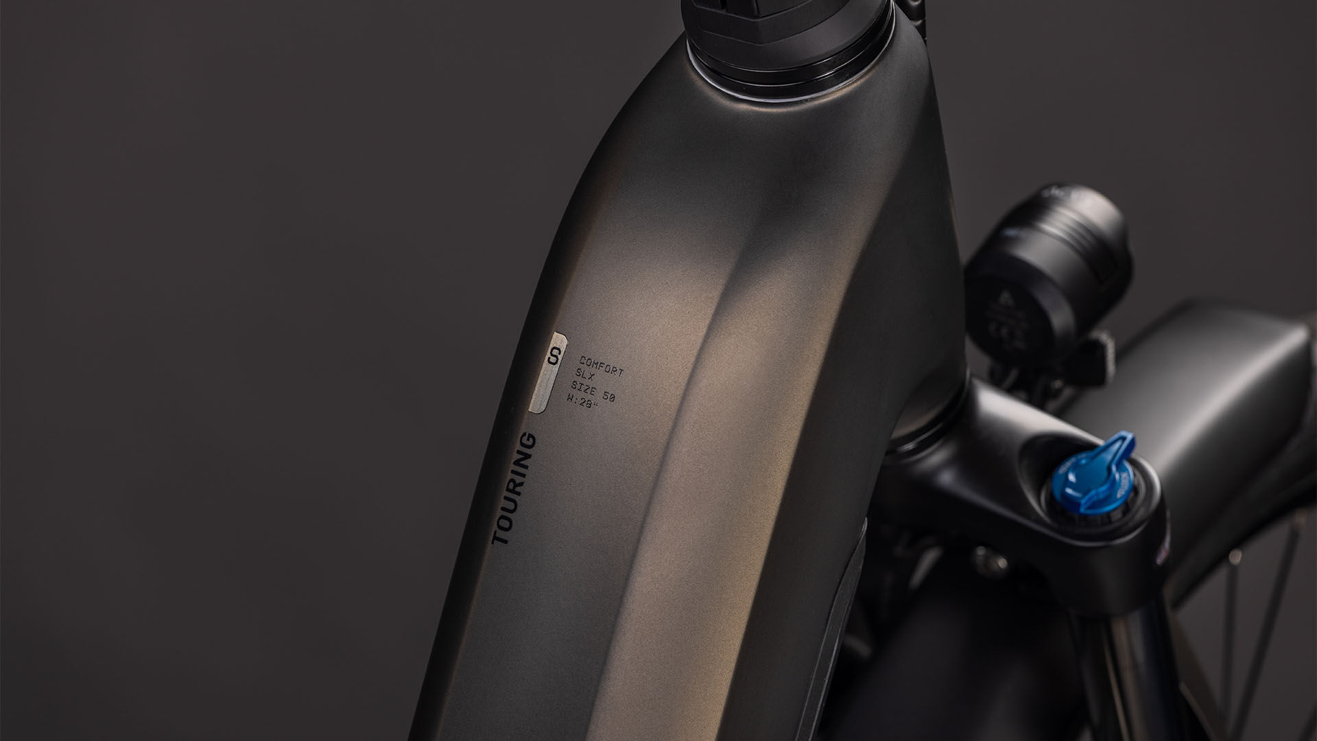 Cube Touring Hybrid Comfort SLX 800 charcoal´n´chrome UN3556 Fahrzeug mit Antrieb durch Lithium-Ionen- Batterien. Transport nach SV 388 und 666 ADR.