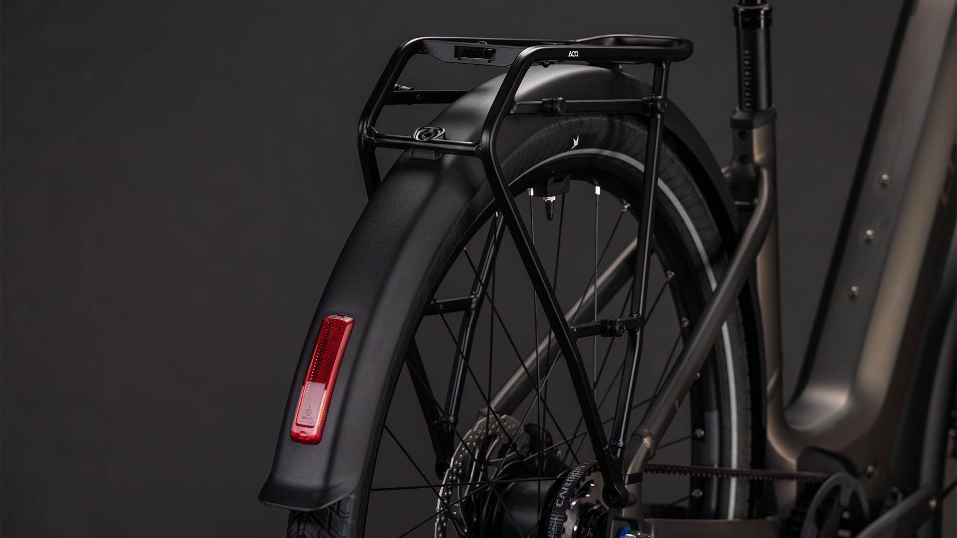 Cube Touring Hybrid Comfort SLX 800 charcoal´n´chrome UN3556 Fahrzeug mit Antrieb durch Lithium-Ionen- Batterien. Transport nach SV 388 und 666 ADR.