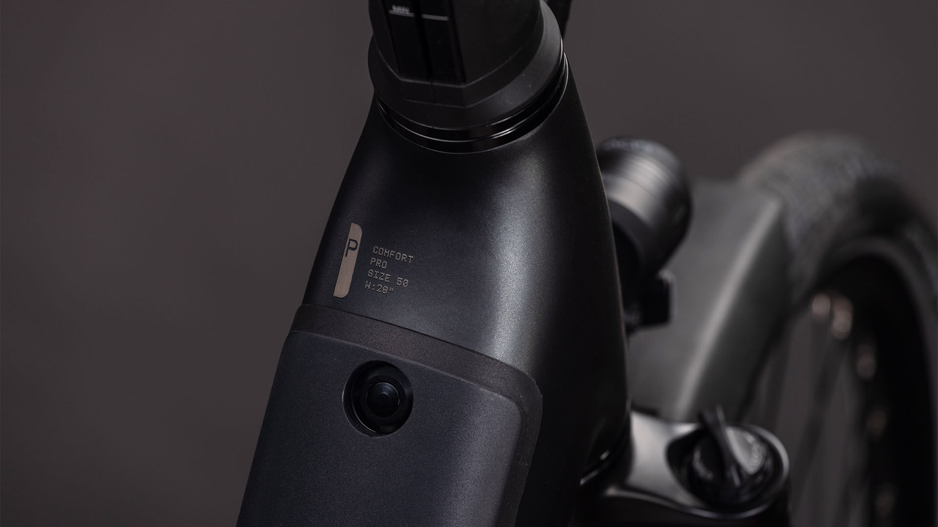 Cube Supreme Hybrid Comfort Pro 600 grey´n´chrome UN3556 Fahrzeug mit Antrieb durch Lithium-Ionen- Batterien. Transport nach SV 388 und 666 ADR.