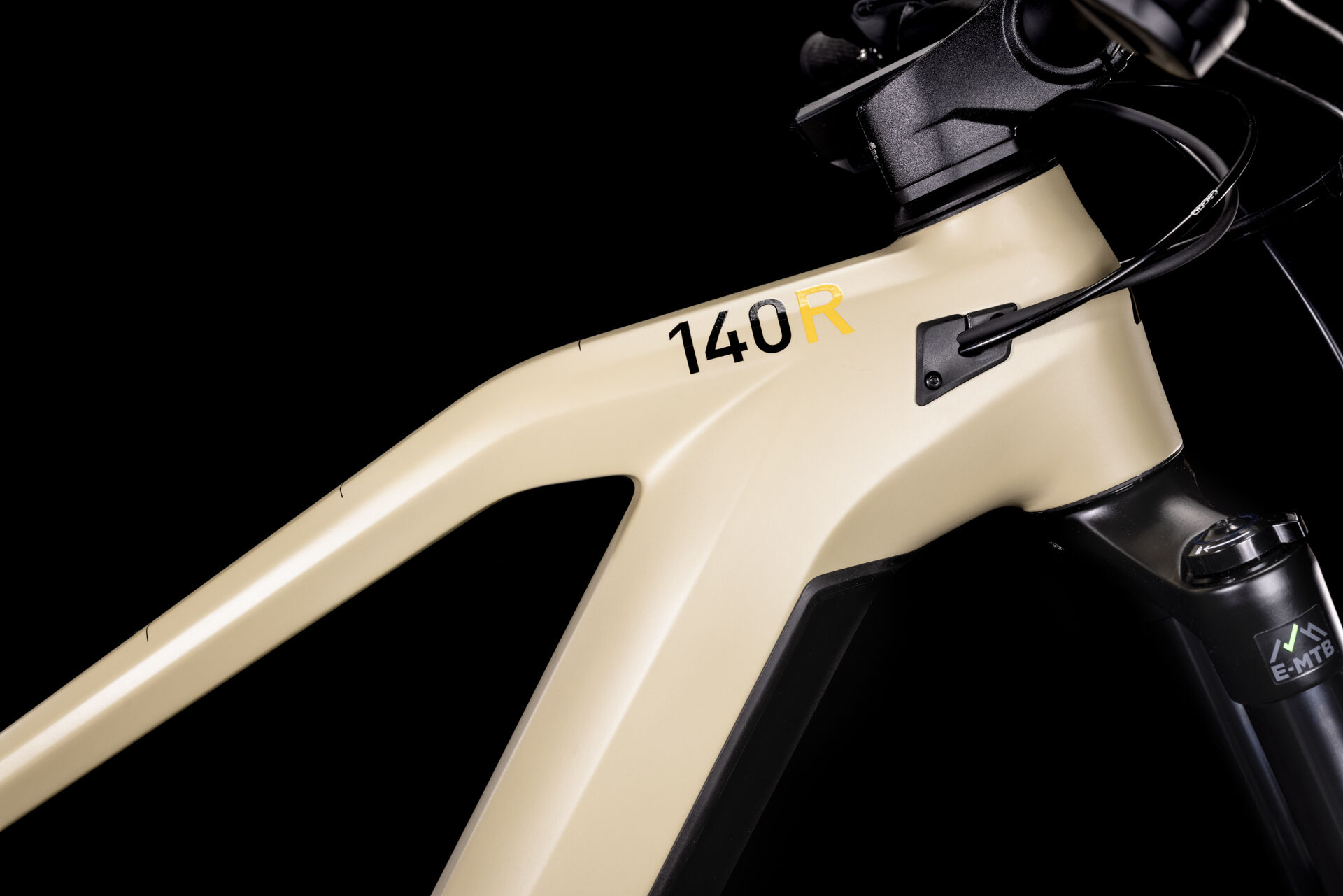 Cube Stereo Hybrid 140 HPC Race 625 desert´n´orange