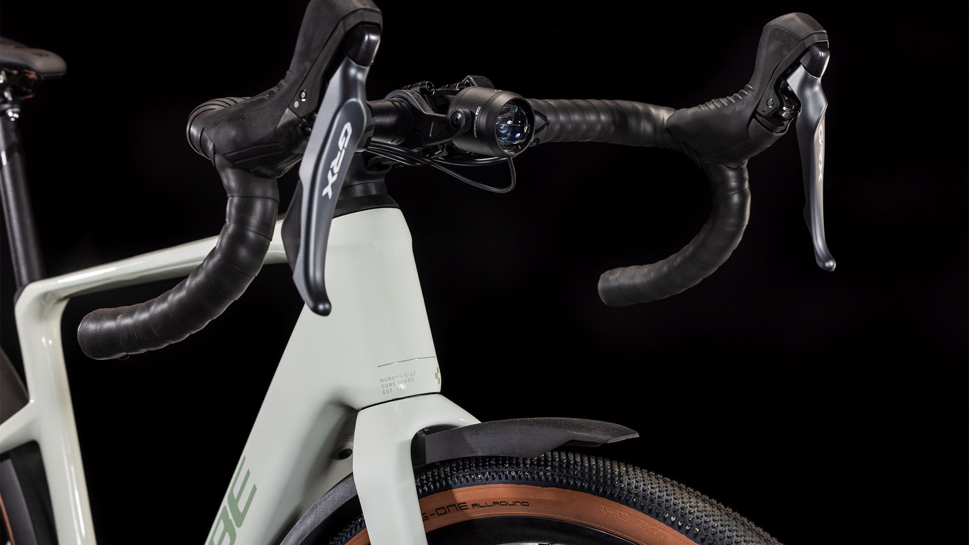 Cube Nuroad Hybrid C:62 Race FE 400X desertstone´n´green Batteriebetriebenes Fahrzeug (UN 3171) unterliegt nicht den Vorschriften des ADR