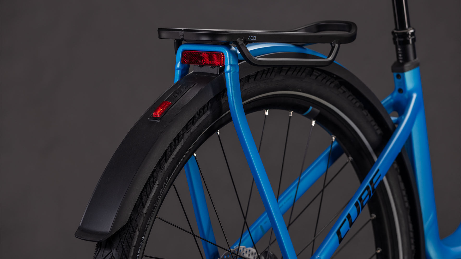 Cube Kathmandu Hybrid Comfort Pro 800 azure´n´black UN3556 Fahrzeug mit Antrieb durch Lithium-Ionen- Batterien. Transport nach SV 388 und 666 ADR.