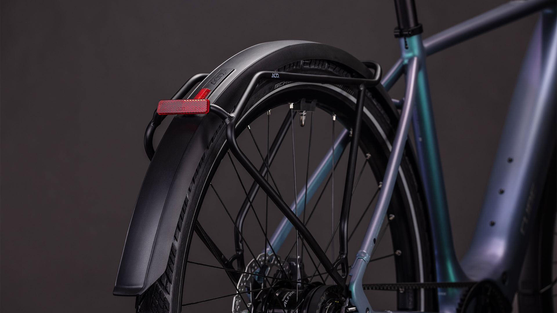 Cube Editor Hybrid SLT 400X FE smaragdgrey´n´prism UN3556 Fahrzeug mit Antrieb durch Lithium-Ionen- Batterien. Transport nach SV 388 und 666 ADR.