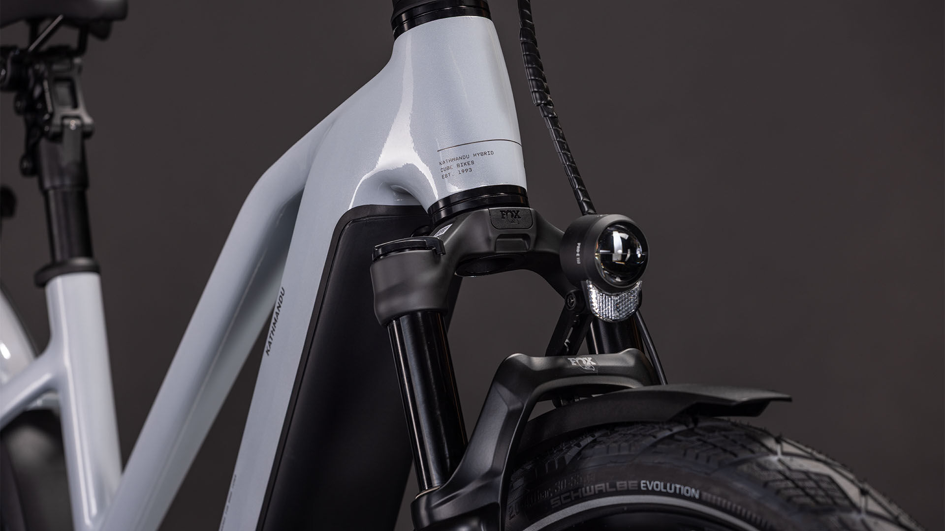 Cube Kathmandu Hybrid SLX 800 foggrey´n´grey UN3556 Fahrzeug mit Antrieb durch Lithium-Ionen- Batterien. Transport nach SV 388 und 666 ADR.