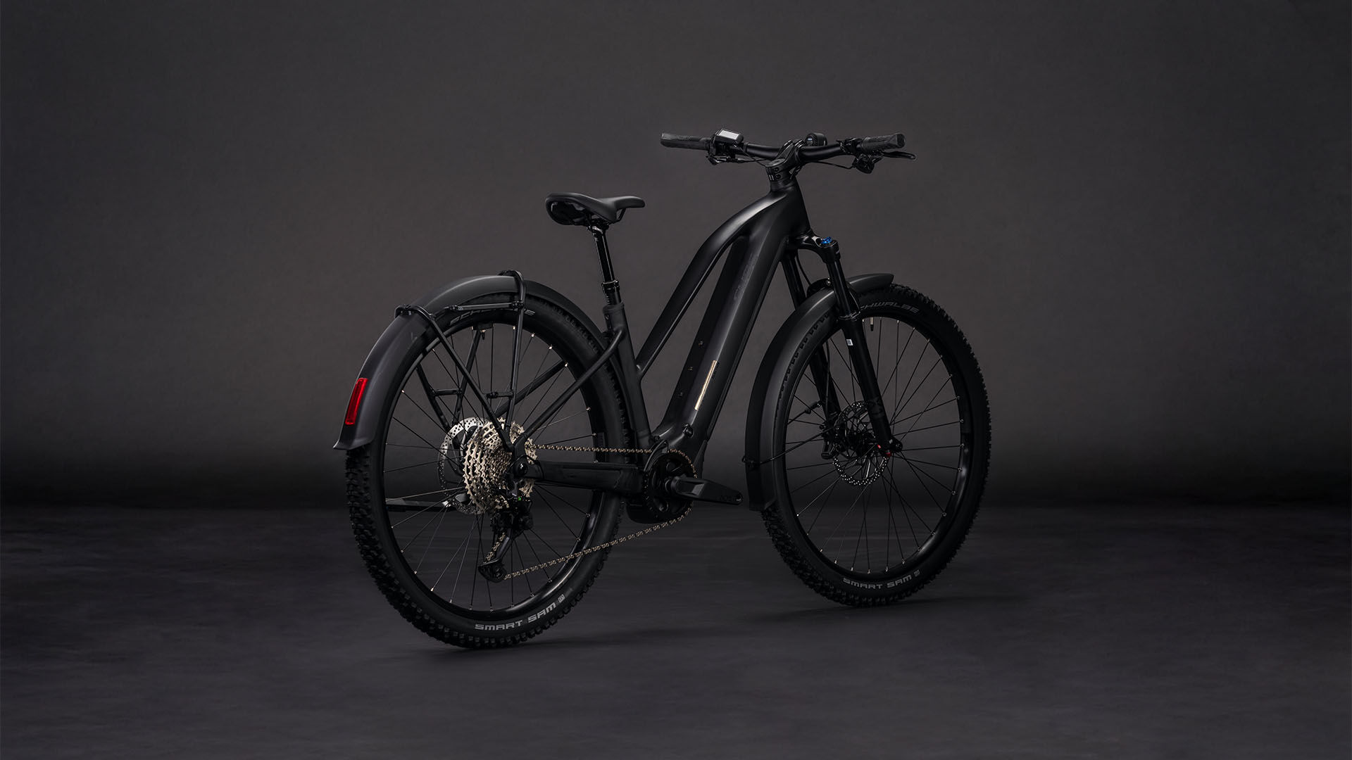 Cube Reaction Hybrid Pro 800 FE blackline UN3556 Fahrzeug mit Antrieb durch Lithium-Ionen- Batterien. Transport nach SV 388 und 666 ADR.