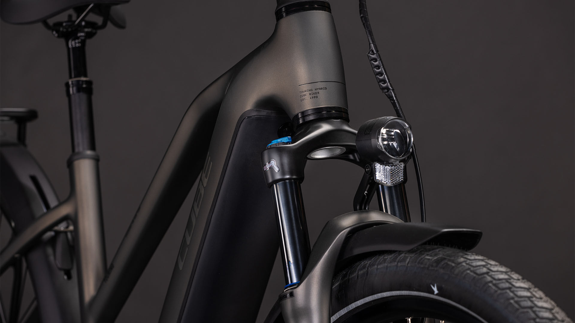 Cube Touring Hybrid Comfort SLX 800 charcoal´n´chrome UN3556 Fahrzeug mit Antrieb durch Lithium-Ionen- Batterien. Transport nach SV 388 und 666 ADR.