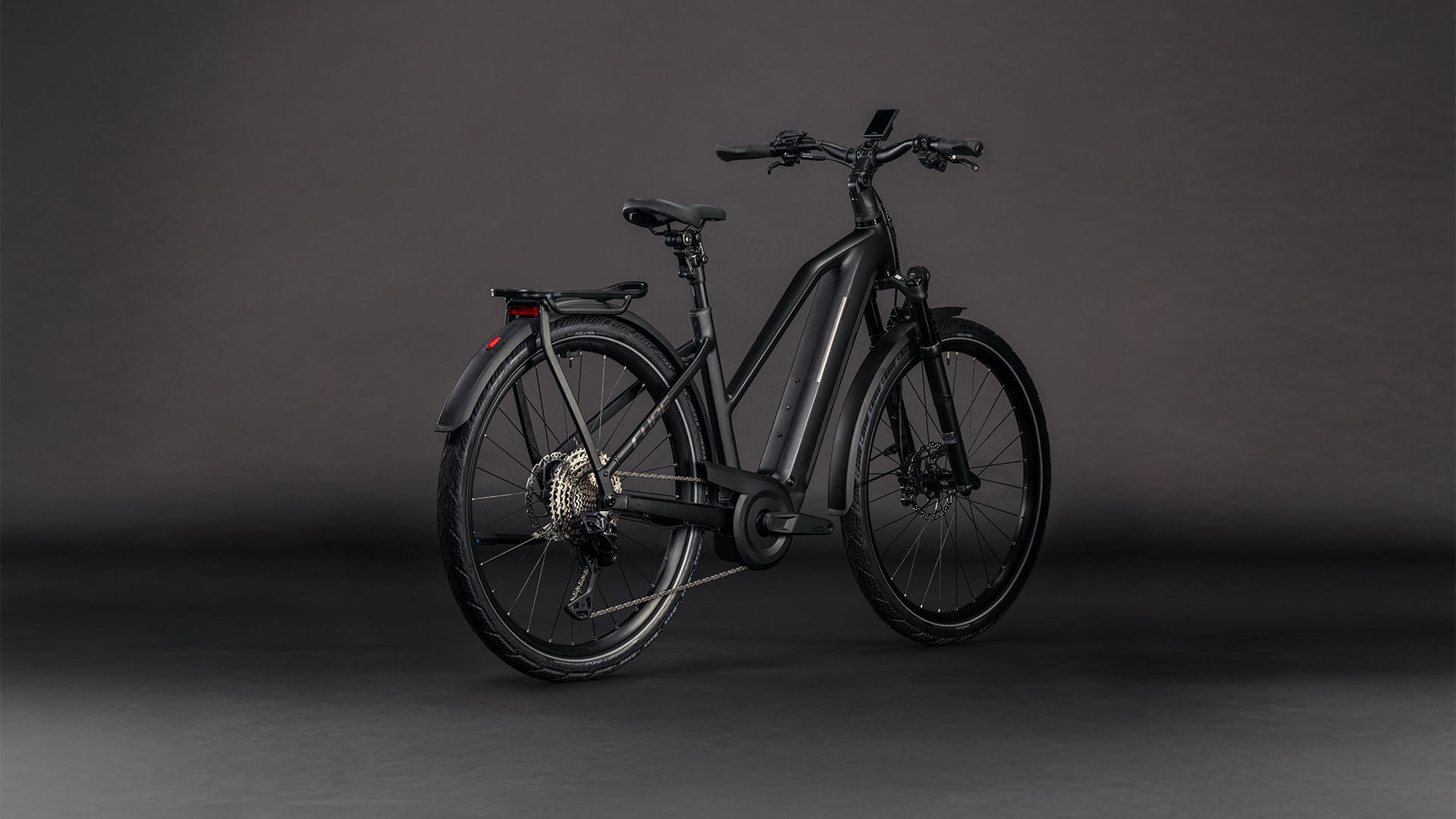 Cube Kathmandu Hybrid SLX 800 silverdust´n´chrome UN3556 Fahrzeug mit Antrieb durch Lithium-Ionen- Batterien. Transport nach SV 388 und 666 ADR.