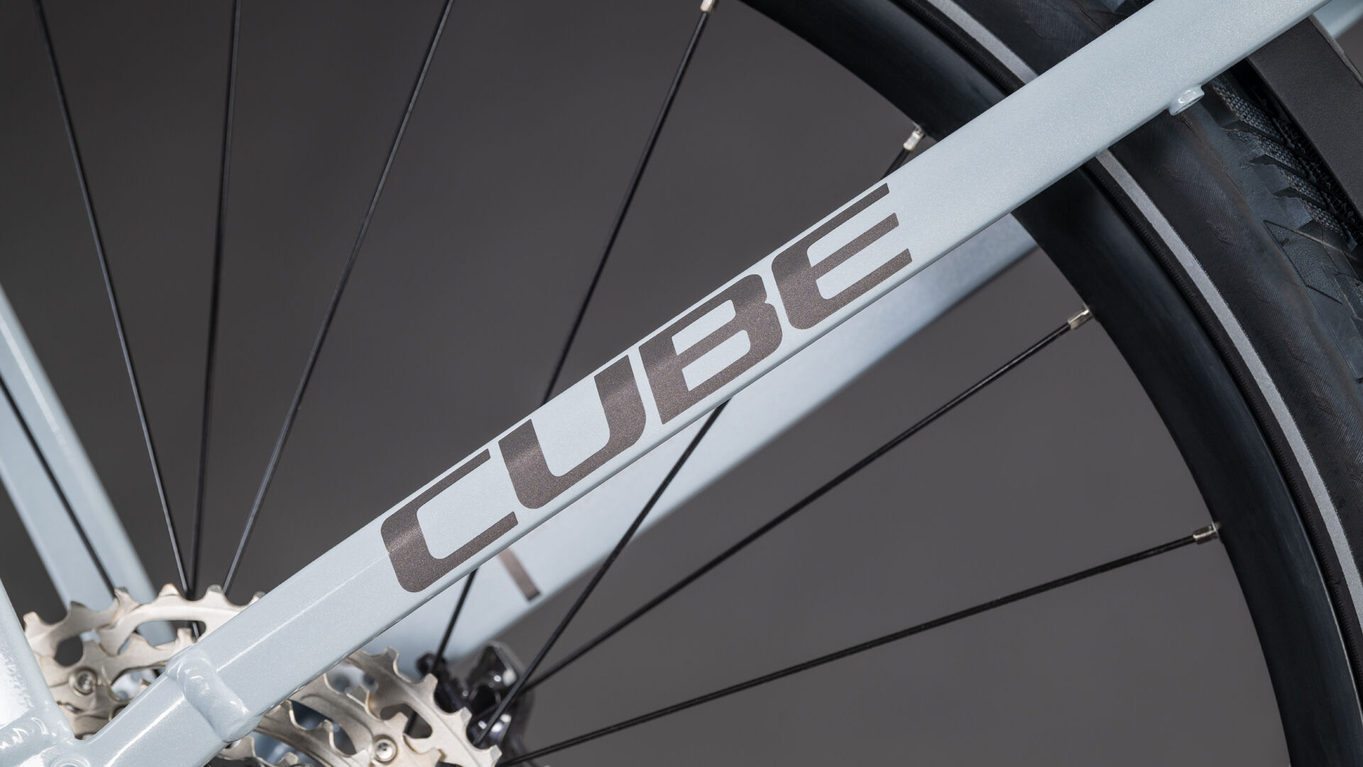 Cube Kathmandu Hybrid SLX 800 foggrey´n´grey UN3556 Fahrzeug mit Antrieb durch Lithium-Ionen- Batterien. Transport nach SV 388 und 666 ADR.