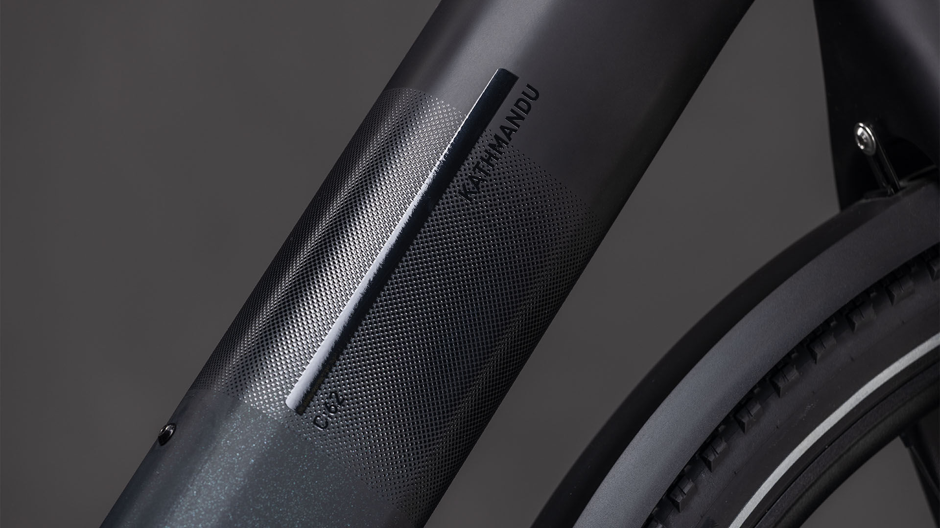 Cube Kathmandu Hybrid C:62 SLX 400X liquidblack´n´bluedust UN3556 Fahrzeug mit Antrieb durch Lithium-Ionen- Batterien. Transport nach SV 388 und 666 ADR.