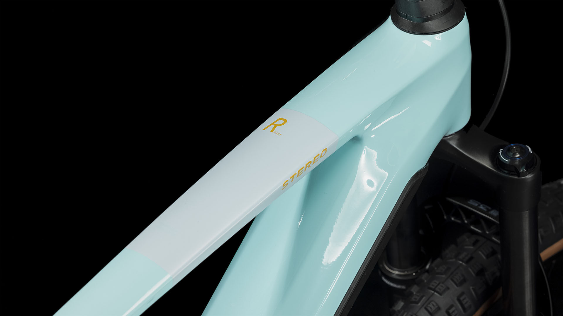 Cube Stereo Hybrid 140 HPC Race 625 dazzle´n´orange