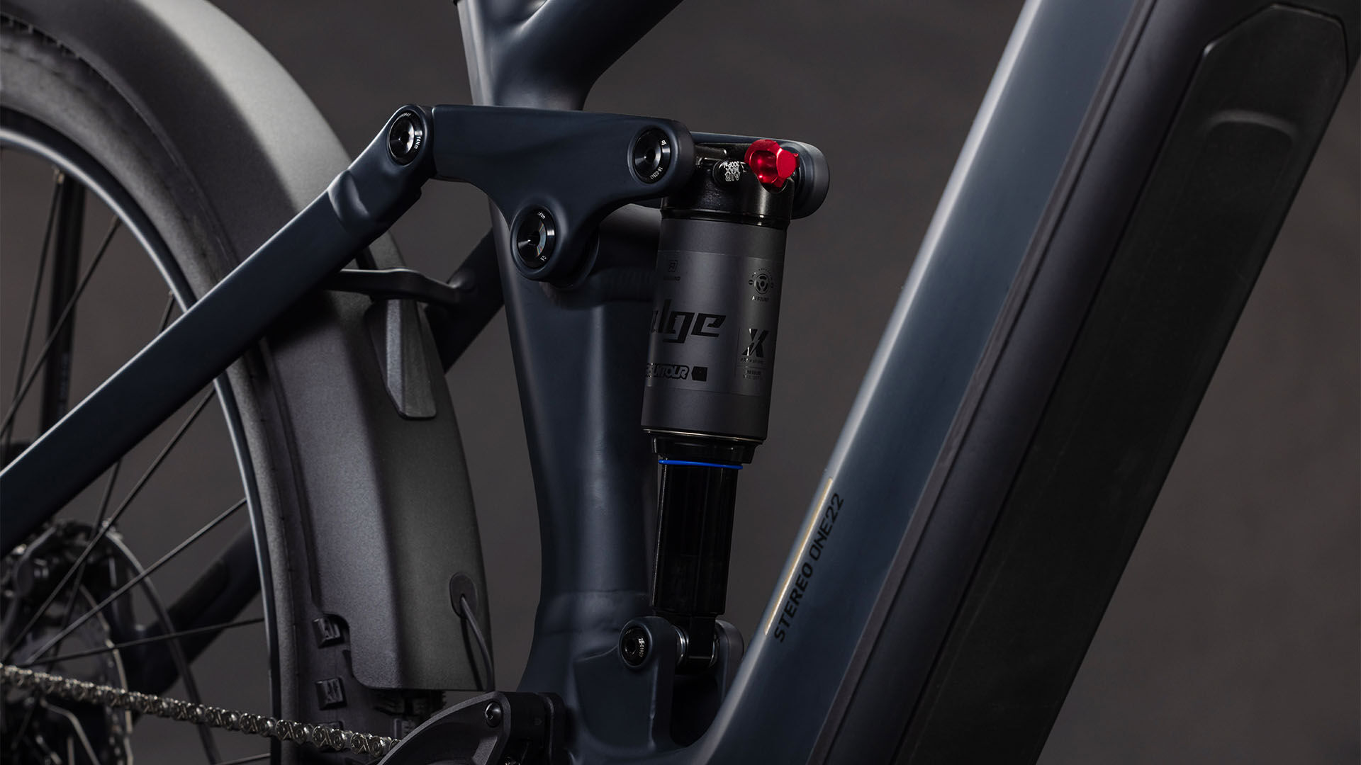 Cube Stereo Hybrid ONE22 Pro 800 FE night´n´chrome UN3556 Fahrzeug mit Antrieb durch Lithium-Ionen- Batterien. Transport nach SV 388 und 666 ADR.