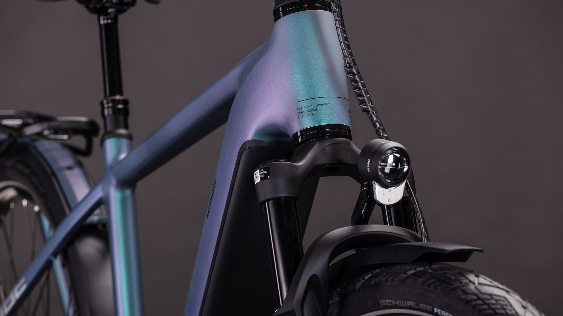 Cube Kathmandu Hybrid EXC 800 smaragdgrey´n´prism UN3556 Fahrzeug mit Antrieb durch Lithium-Ionen- Batterien. Transport nach SV 388 und 666 ADR.