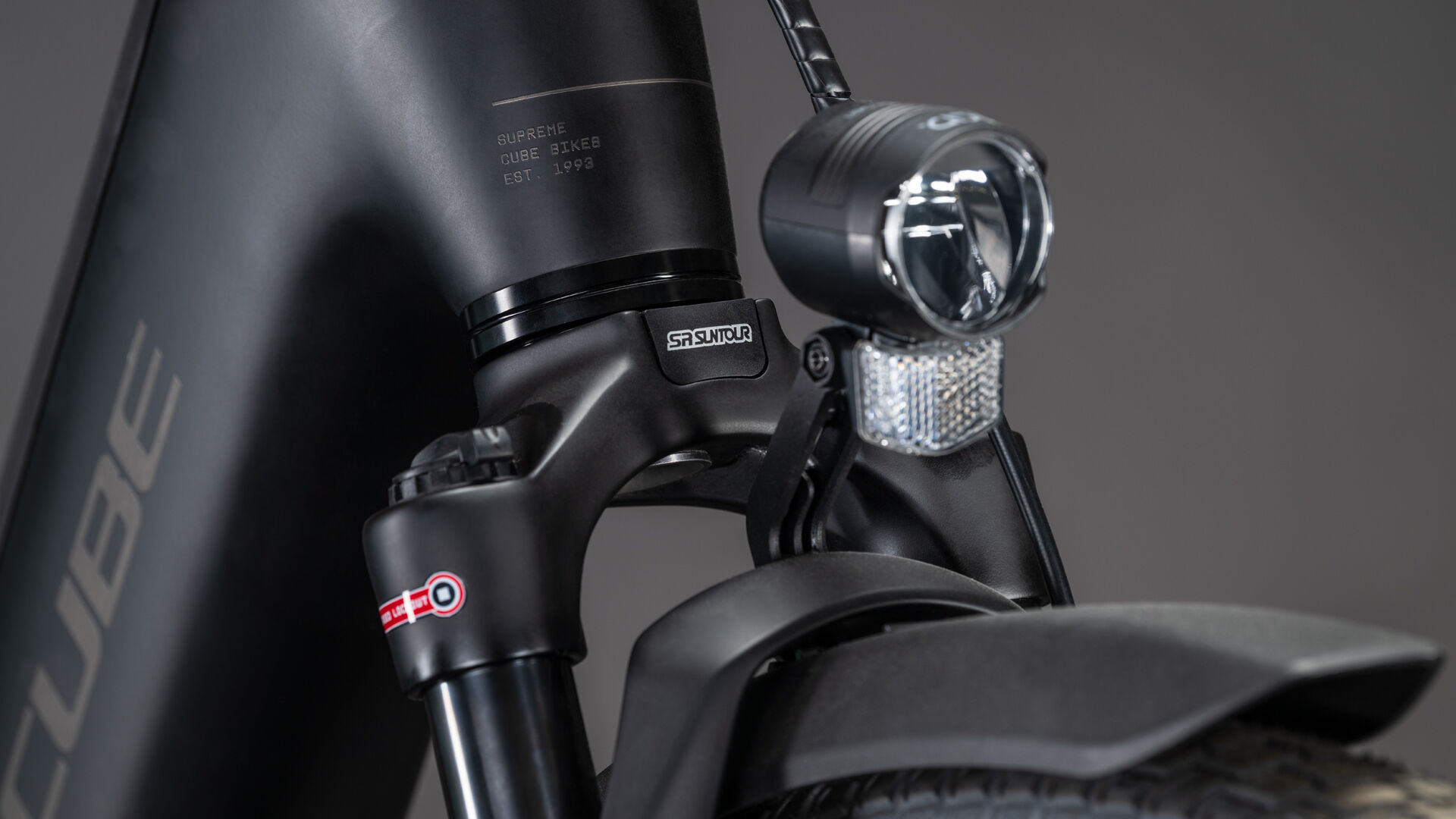 Cube Supreme RT Hybrid Deluxe EX 600 black´n´chrome UN3556 Fahrzeug mit Antrieb durch Lithium-Ionen- Batterien. Transport nach SV 388 und 666 ADR.