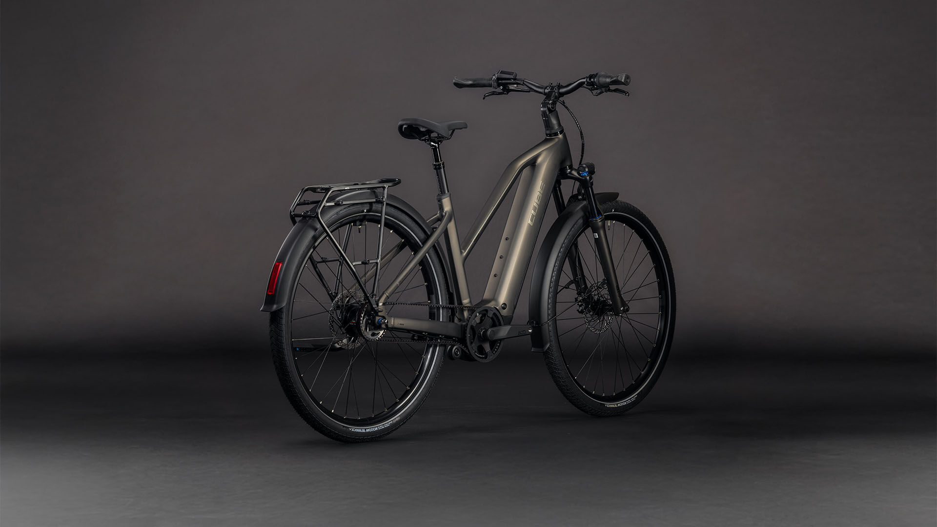 Cube Touring Hybrid Comfort SLX 800 charcoal´n´chrome UN3556 Fahrzeug mit Antrieb durch Lithium-Ionen- Batterien. Transport nach SV 388 und 666 ADR.