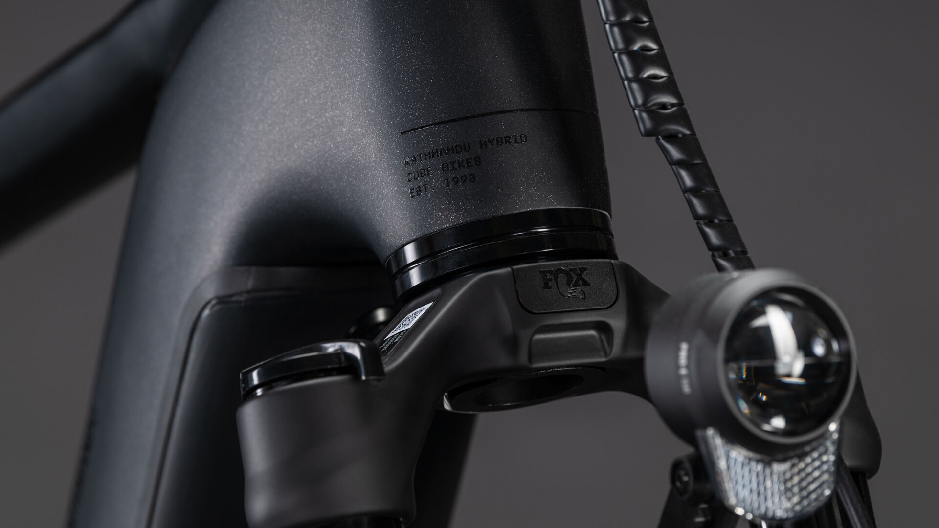 Cube Kathmandu Hybrid SLX 800 silverdust´n´chrome UN3556 Fahrzeug mit Antrieb durch Lithium-Ionen- Batterien. Transport nach SV 388 und 666 ADR.