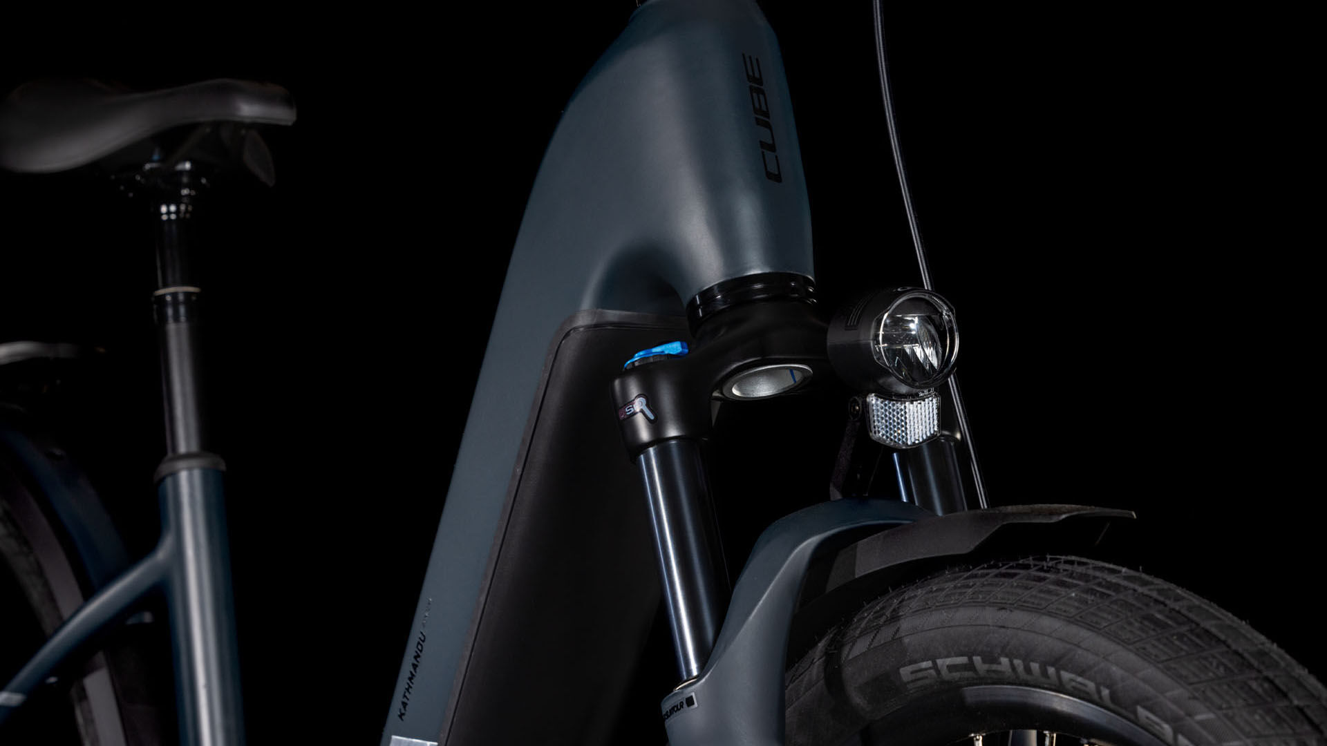 Cube Kathmandu Hybrid Comfort Pro 800 night´n´chrome Batteriebetriebenes Fahrzeug (UN 3171) unterliegt nicht den Vorschriften des ADR