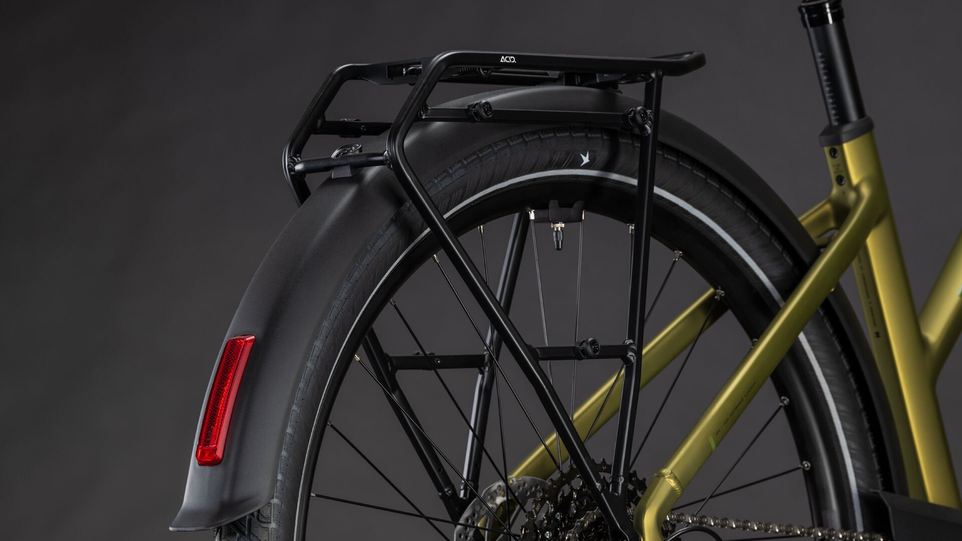 Cube Touring Hybrid Pro 800 goldenlime´n´black UN3556 Fahrzeug mit Antrieb durch Lithium-Ionen- Batterien. Transport nach SV 388 und 666 ADR.