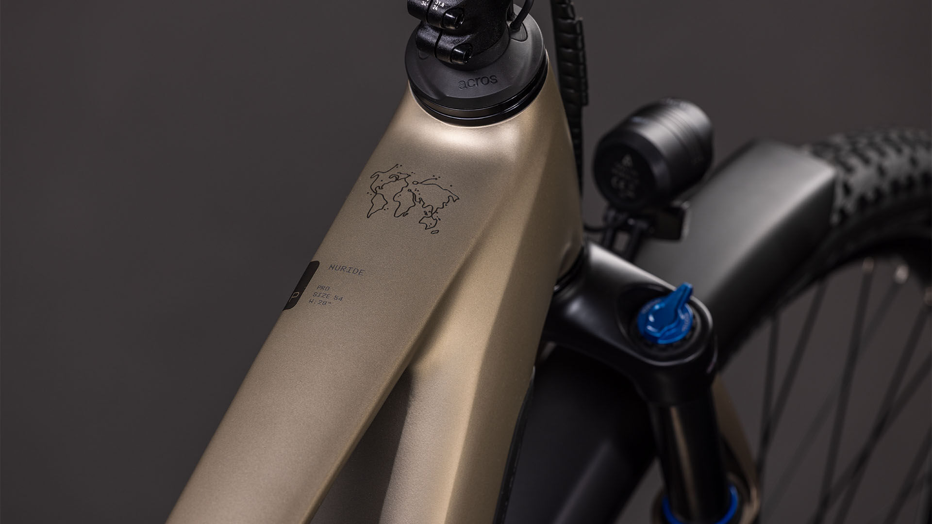 Cube Nuride Hybrid Pro 800 flashstone´n´chrome UN3556 Fahrzeug mit Antrieb durch Lithium-Ionen- Batterien. Transport nach SV 388 und 666 ADR.