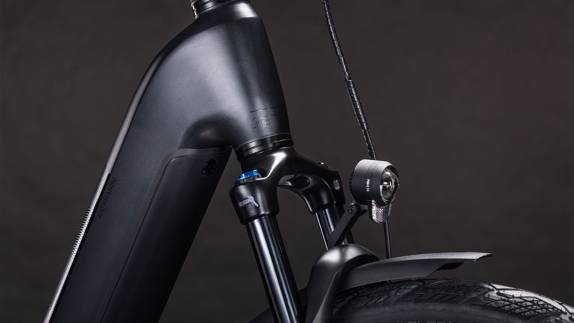 Cube Kathmandu Hybrid Pro 800 coal´n´black UN3556 Fahrzeug mit Antrieb durch Lithium-Ionen- Batterien. Transport nach SV 388 und 666 ADR.