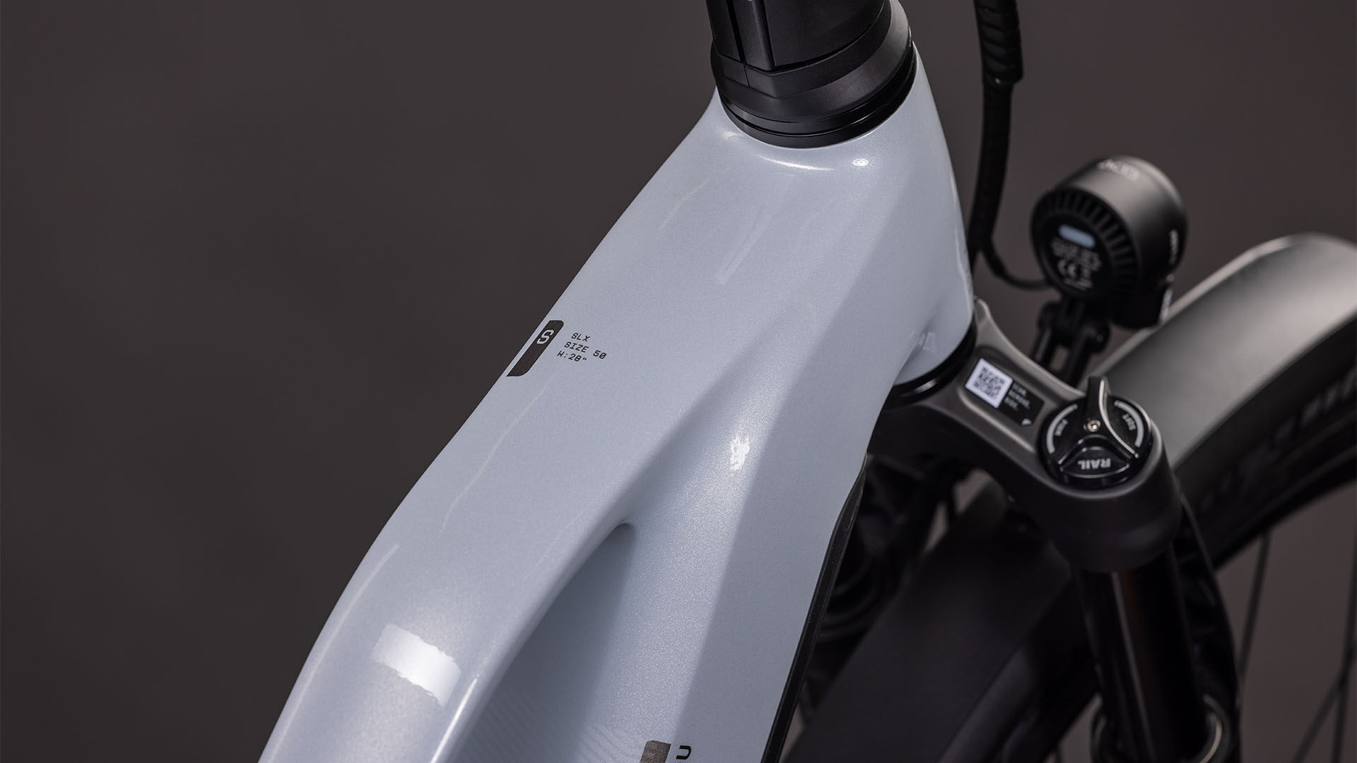 Cube Kathmandu Hybrid SLX 800 foggrey´n´grey UN3556 Fahrzeug mit Antrieb durch Lithium-Ionen- Batterien. Transport nach SV 388 und 666 ADR.