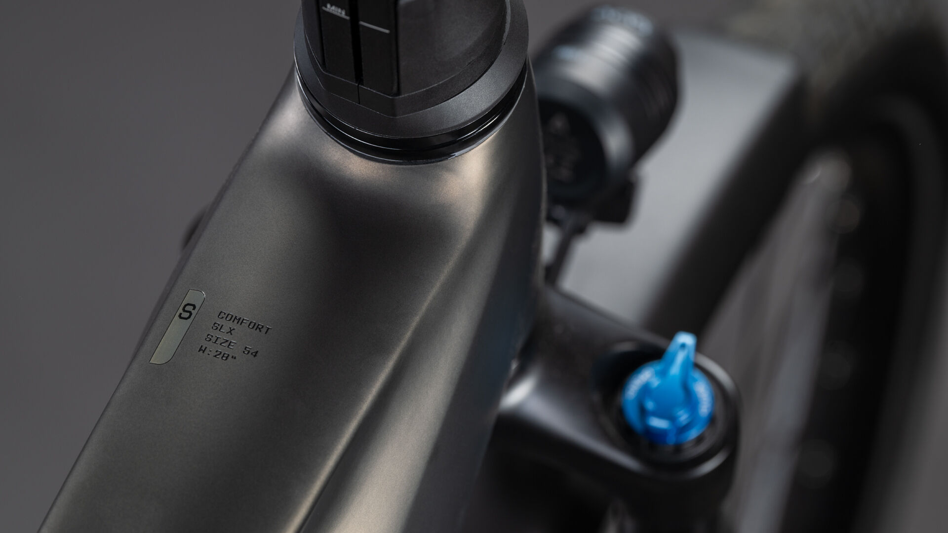 Cube Touring Hybrid Comfort SLX 800 charcoal´n´chrome UN3556 Fahrzeug mit Antrieb durch Lithium-Ionen- Batterien. Transport nach SV 388 und 666 ADR.