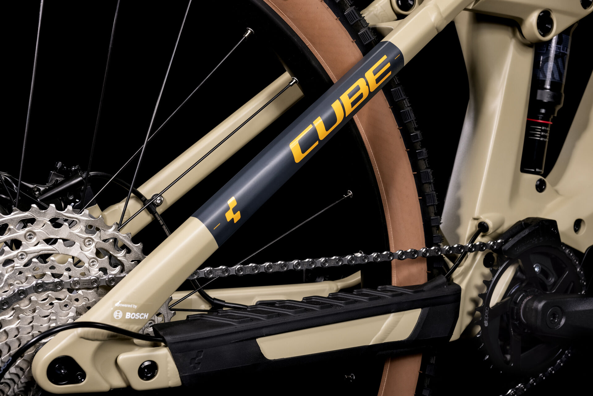 Cube Stereo Hybrid 140 HPC Race 625 desert´n´orange