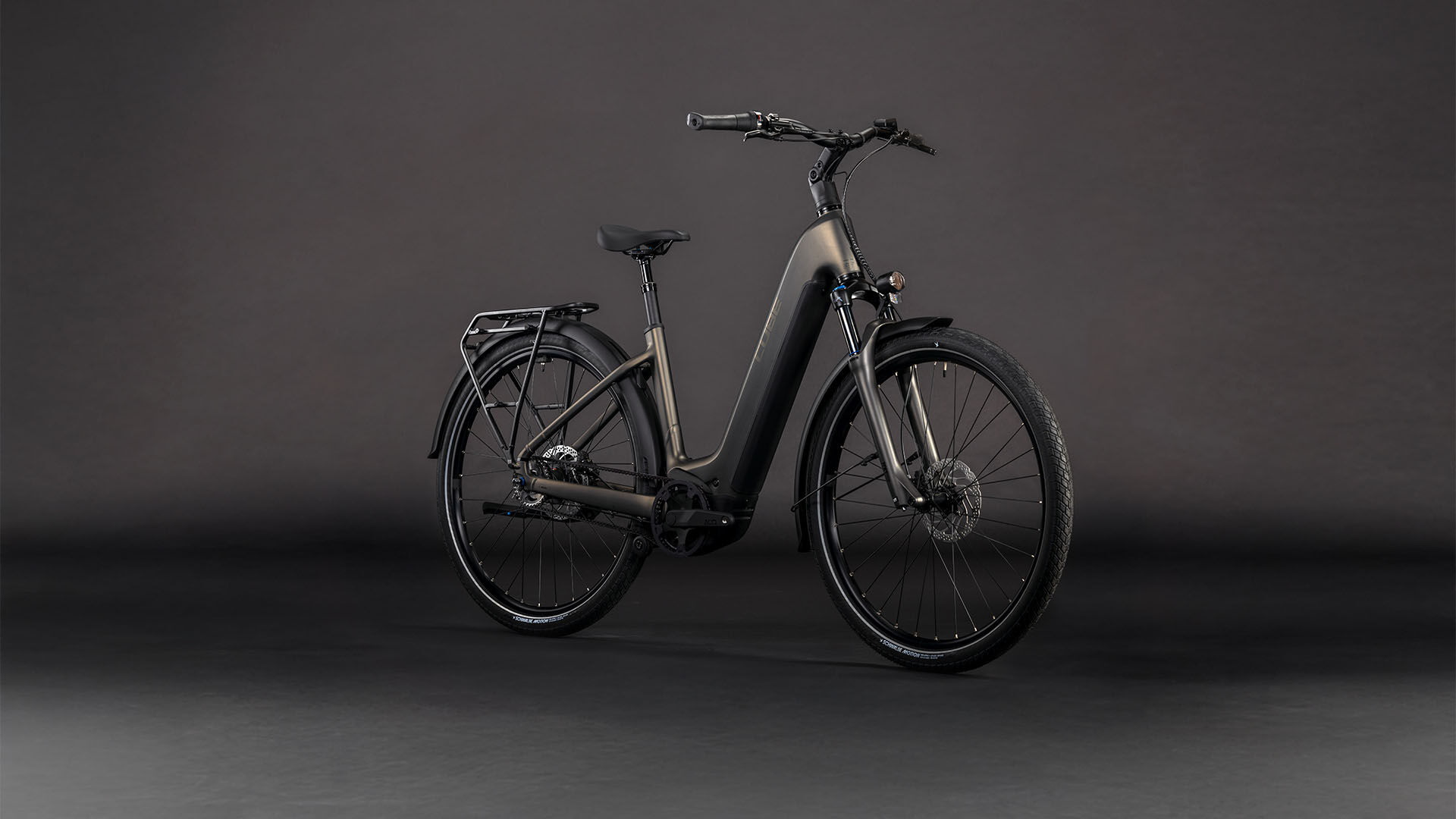 Cube Touring Hybrid Comfort SLX 800 charcoal´n´chrome UN3556 Fahrzeug mit Antrieb durch Lithium-Ionen- Batterien. Transport nach SV 388 und 666 ADR.