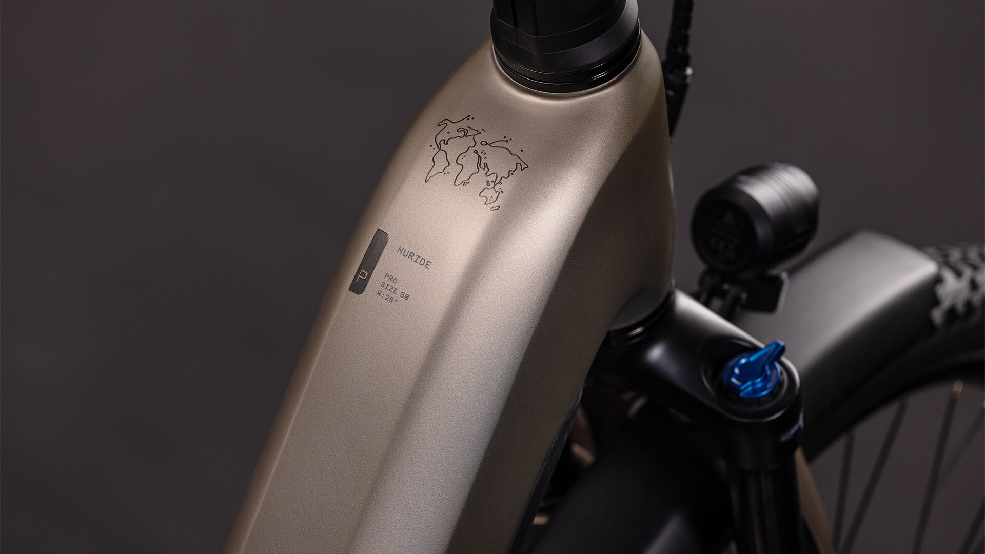 Cube Nuride Hybrid Pro 800 flashstone´n´chrome UN3556 Fahrzeug mit Antrieb durch Lithium-Ionen- Batterien. Transport nach SV 388 und 666 ADR.