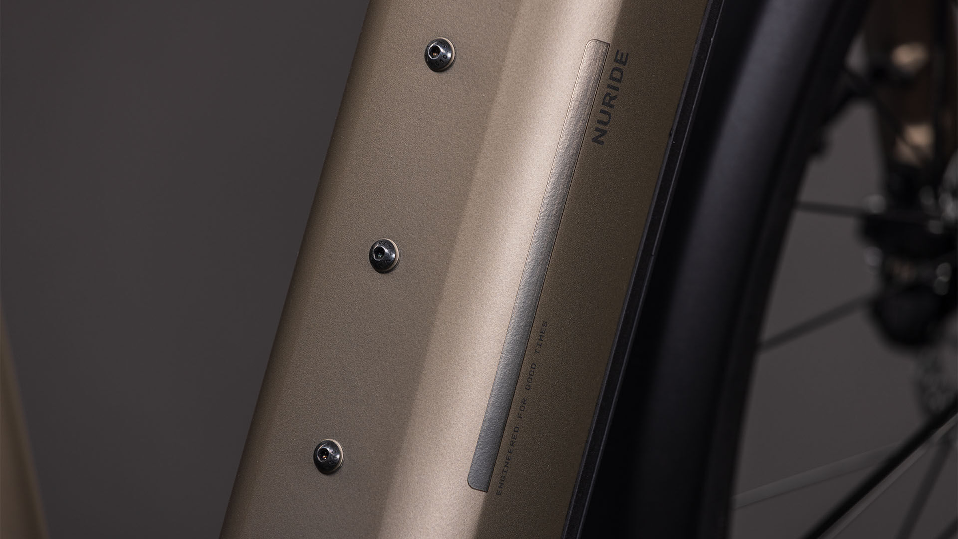 Cube Nuride Hybrid Pro 800 flashstone´n´chrome UN3556 Fahrzeug mit Antrieb durch Lithium-Ionen- Batterien. Transport nach SV 388 und 666 ADR.