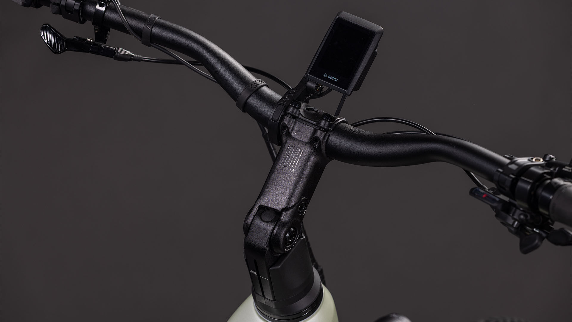 Cube Nuride Hybrid EXC 800 lemongrass´n´reflex UN3556 Fahrzeug mit Antrieb durch Lithium-Ionen- Batterien. Transport nach SV 388 und 666 ADR.