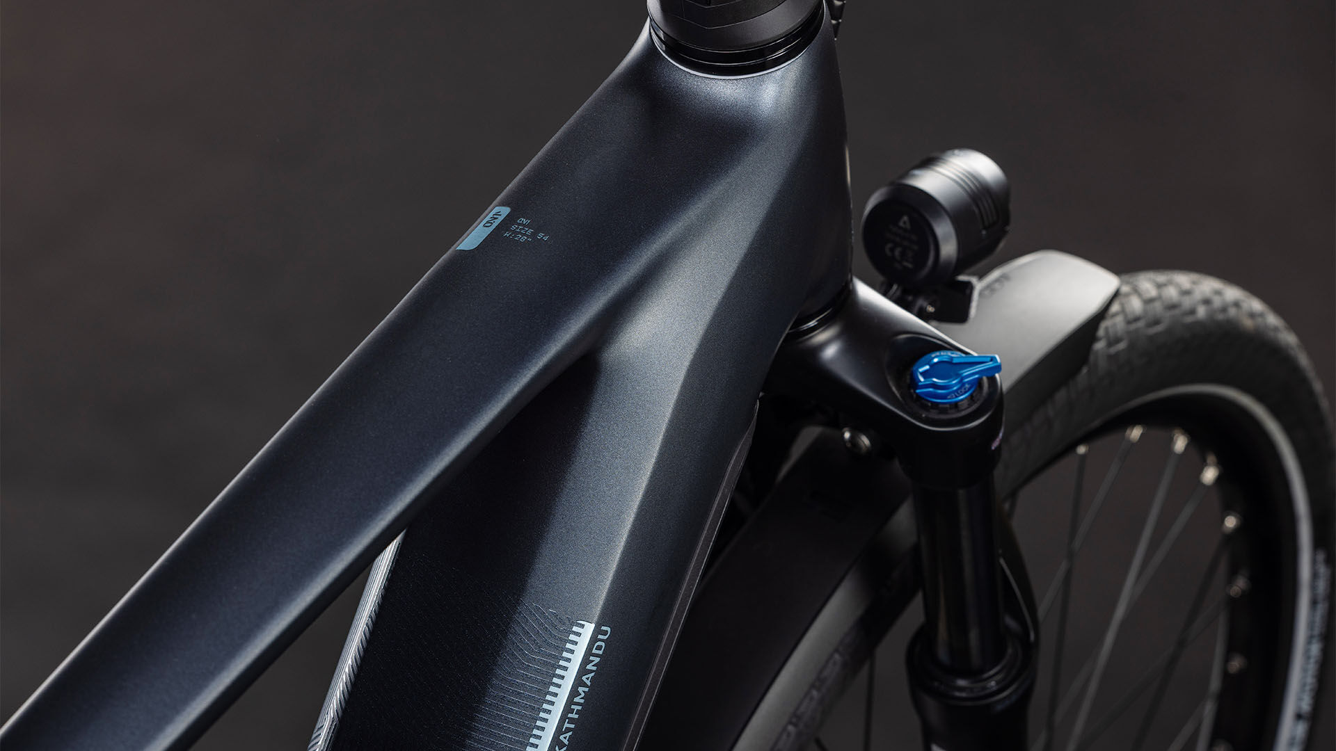 Cube Kathmandu Hybrid ONE 800 metallicgrey´n´grey UN3556 Fahrzeug mit Antrieb durch Lithium-Ionen- Batterien. Transport nach SV 388 und 666 ADR.