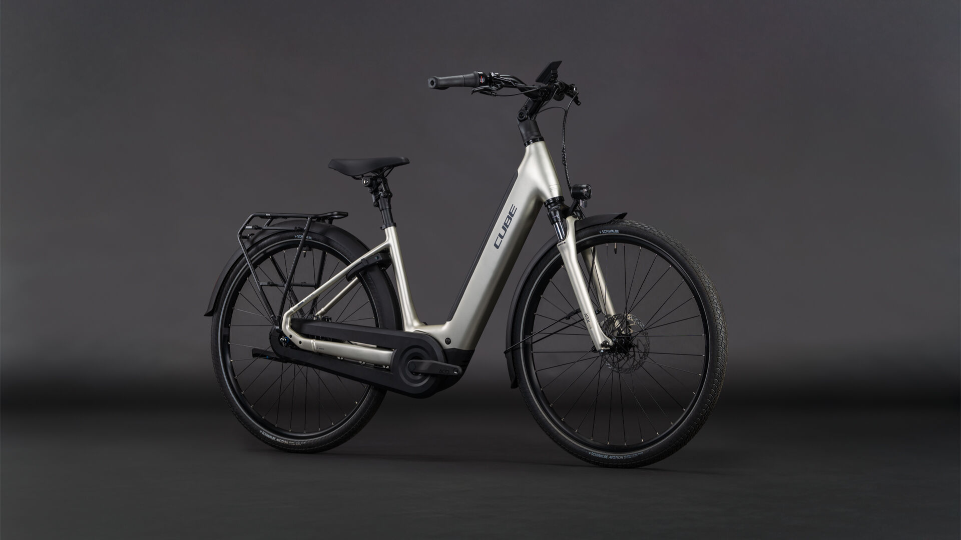 Cube Supreme RT Hybrid Comfort EXC 600 champagne´n´grey UN3556 Fahrzeug mit Antrieb durch Lithium-Ionen- Batterien. Transport nach SV 388 und 666 ADR.