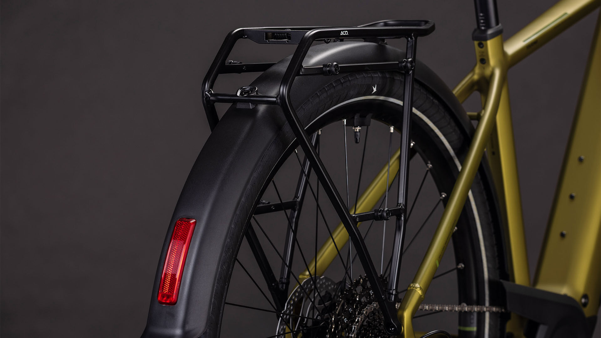 Cube Touring Hybrid Pro 800 goldenlime´n´black UN3556 Fahrzeug mit Antrieb durch Lithium-Ionen- Batterien. Transport nach SV 388 und 666 ADR.