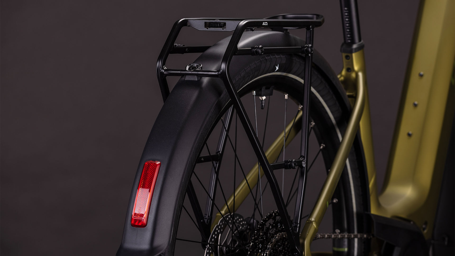 Cube Touring Hybrid Pro 800 goldenlime´n´black UN3556 Fahrzeug mit Antrieb durch Lithium-Ionen- Batterien. Transport nach SV 388 und 666 ADR.